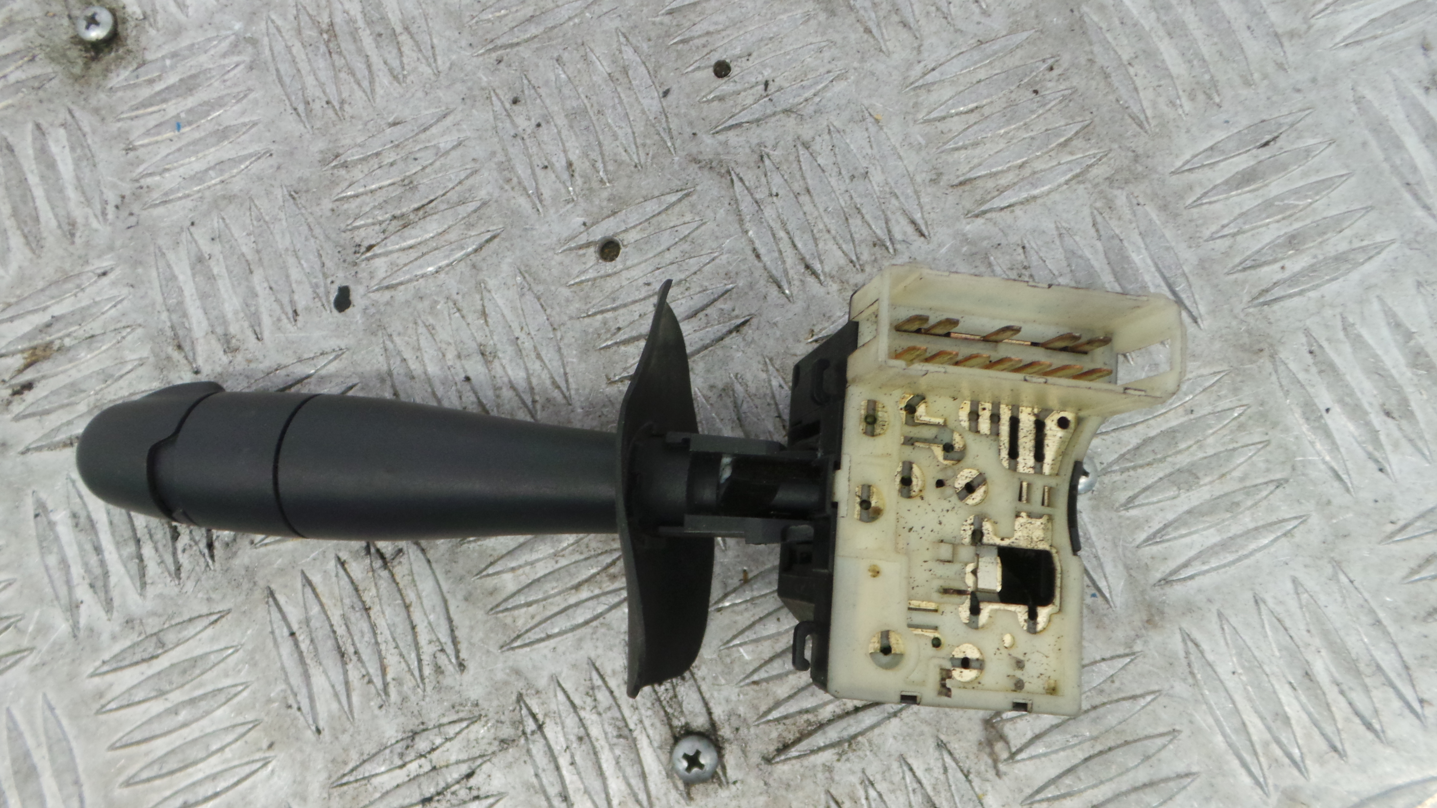 Comando de Limpa Para Brisas  - RENAULT CLIO II (BB_, CB_), CLIO Mk II (BB_, CB_)-37052100