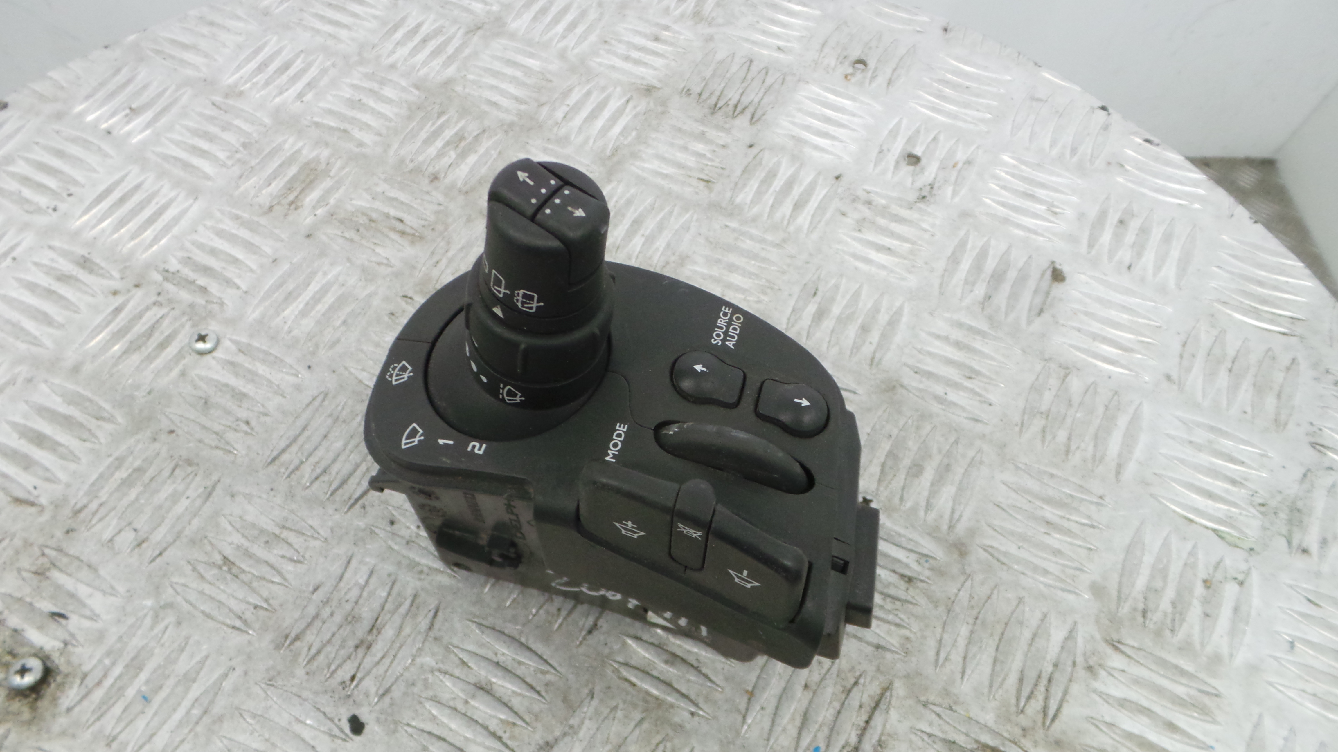 Comando de Limpa Para Brisas 88103003 - RENAULT CLIO III (BR0/1, CR0/1)-37052119