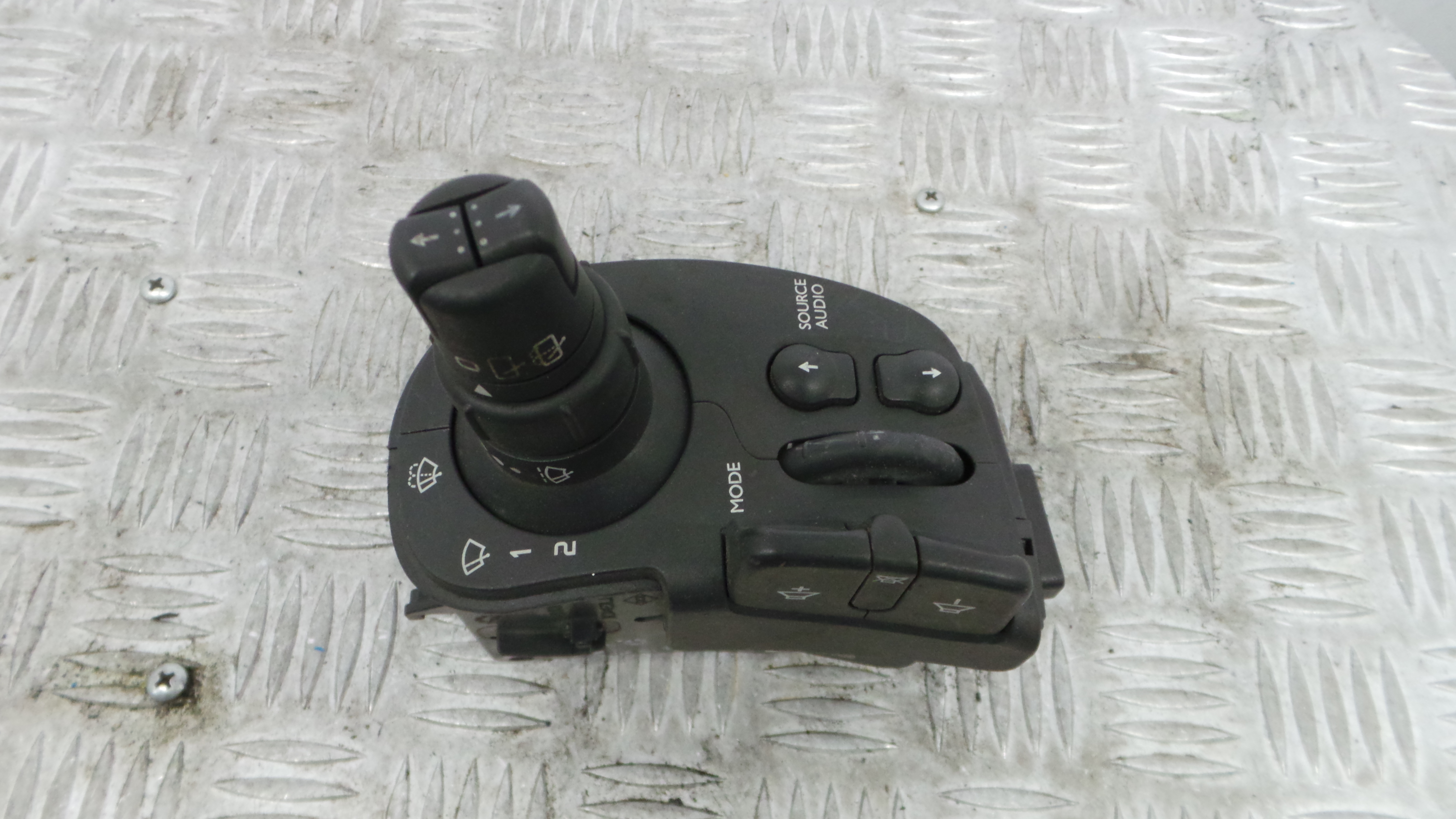 Comando de Limpa Para Brisas 88103009 - RENAULT CLIO III (BR0/1, CR0/1)-37052127