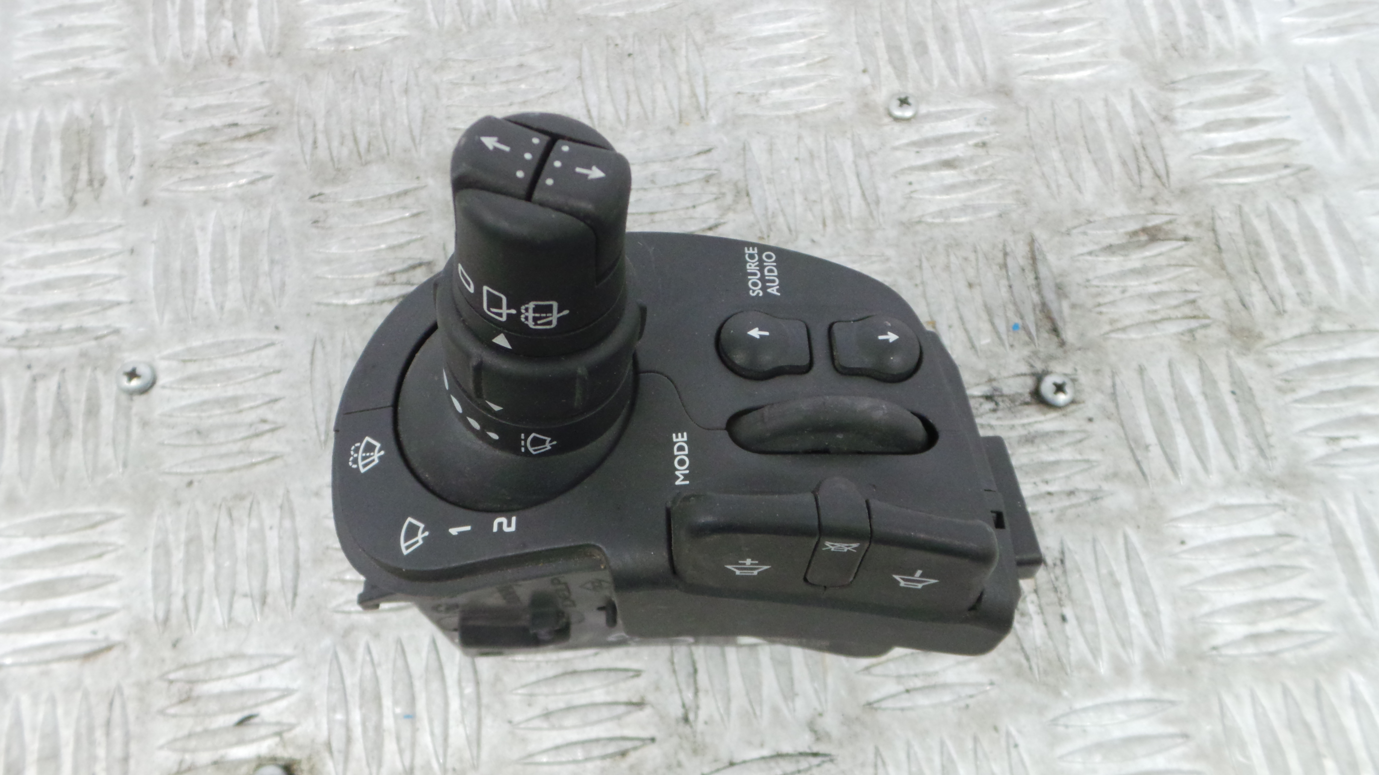 Comando de Limpa Para Brisas 88103009 - RENAULT CLIO III (BR0/1, CR0/1)-37052217