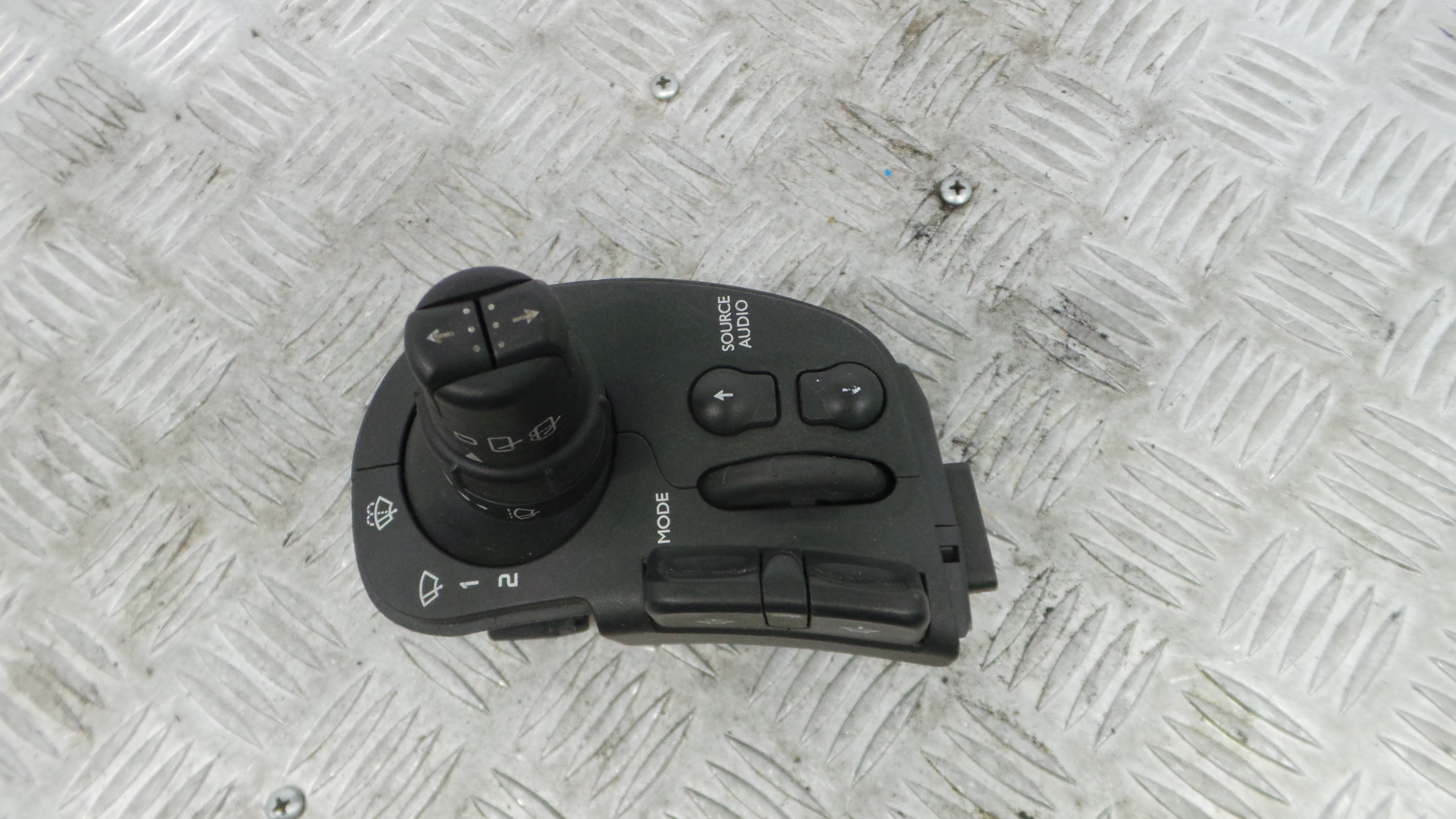 Comando de Limpa Para Brisas 88103003 - RENAULT CLIO III (BR0/1, CR0/1)-37053919