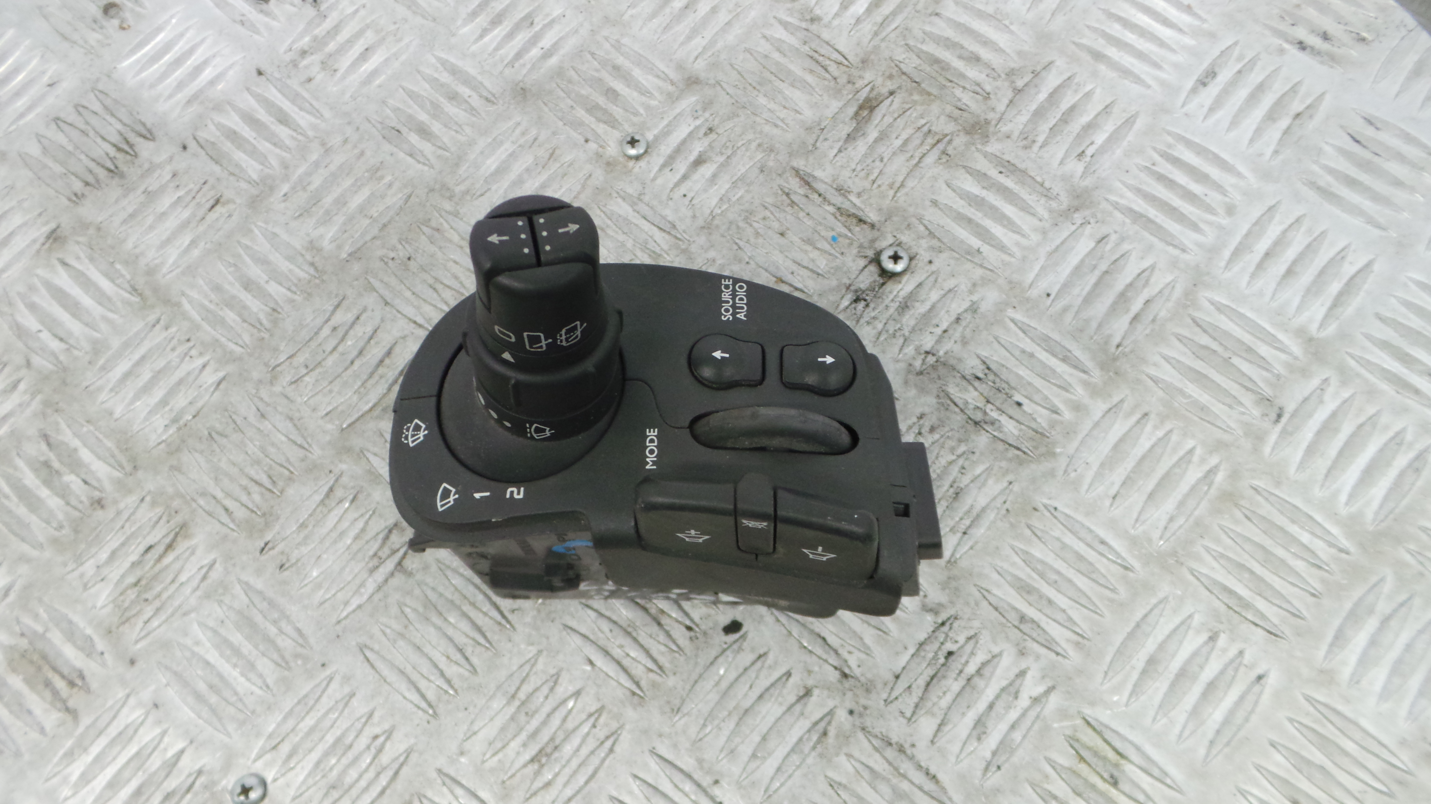 Comando de Limpa Para Brisas 88103009 - RENAULT CLIO III (BR0/1, CR0/1)-37053968