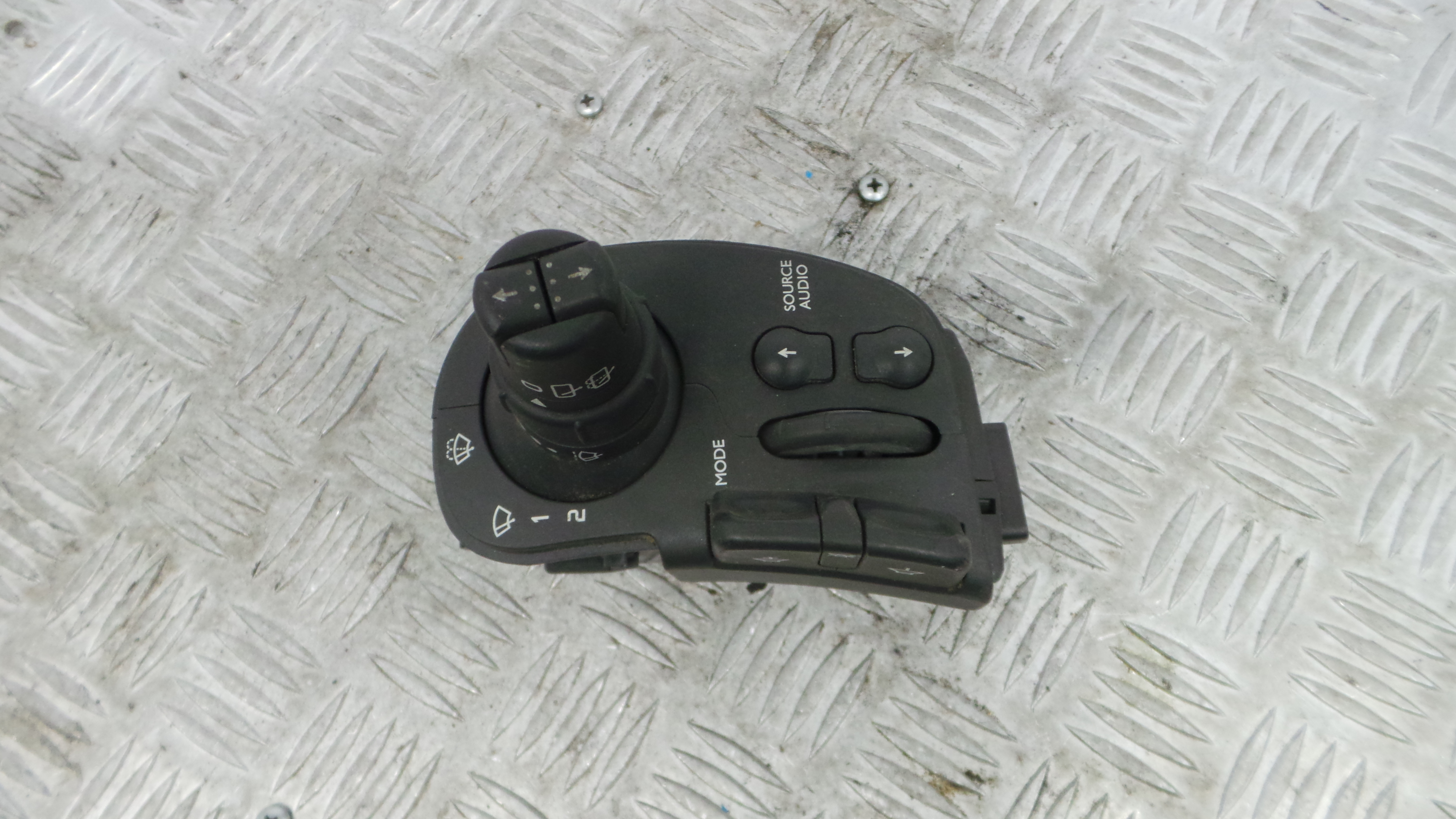 Comando de Limpa Para Brisas 88103009 - RENAULT CLIO III (BR0/1, CR0/1)-37053980