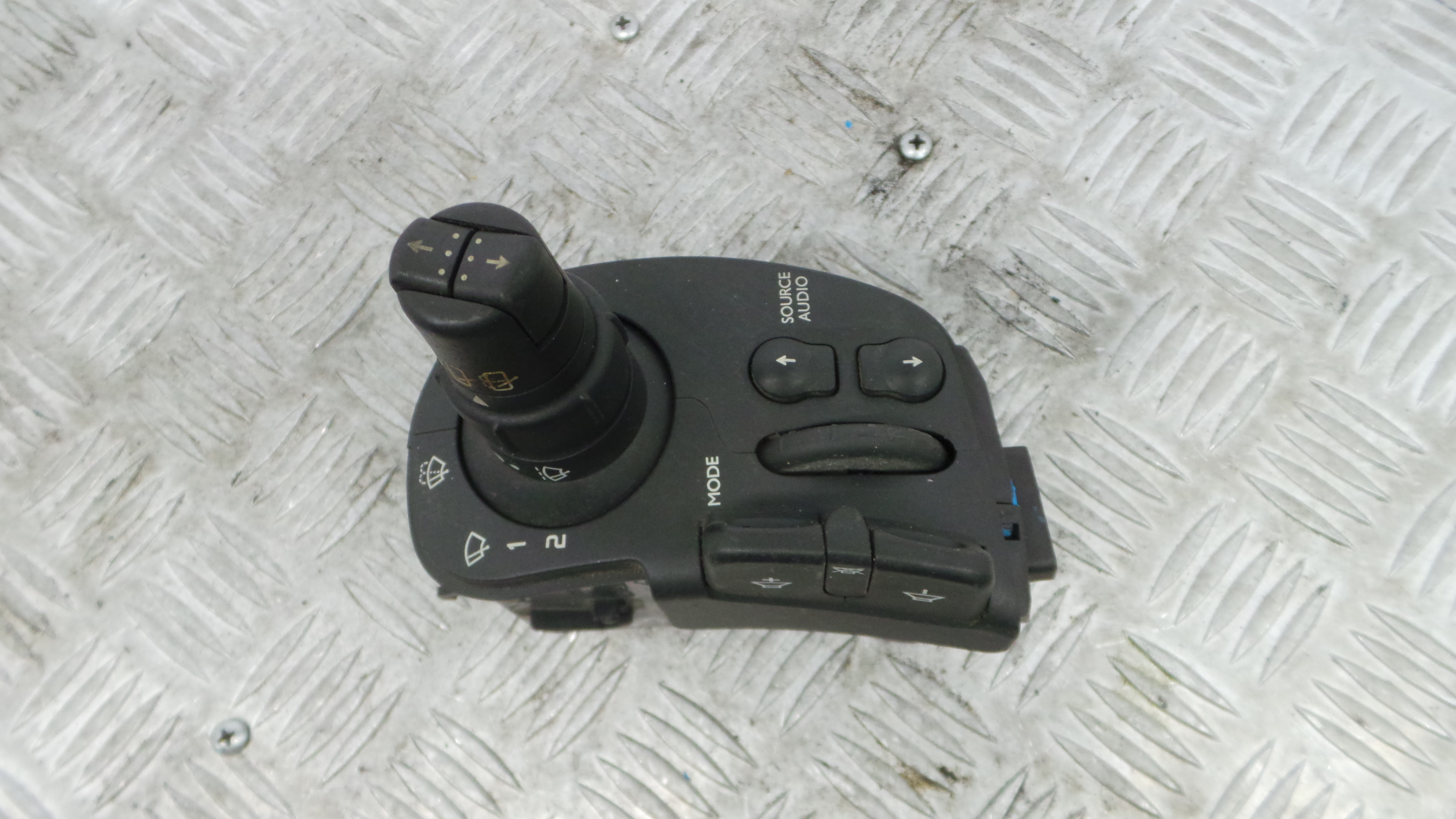 Comando de Limpa Para Brisas 88103009 - RENAULT CLIO III (BR0/1, CR0/1)-37053988