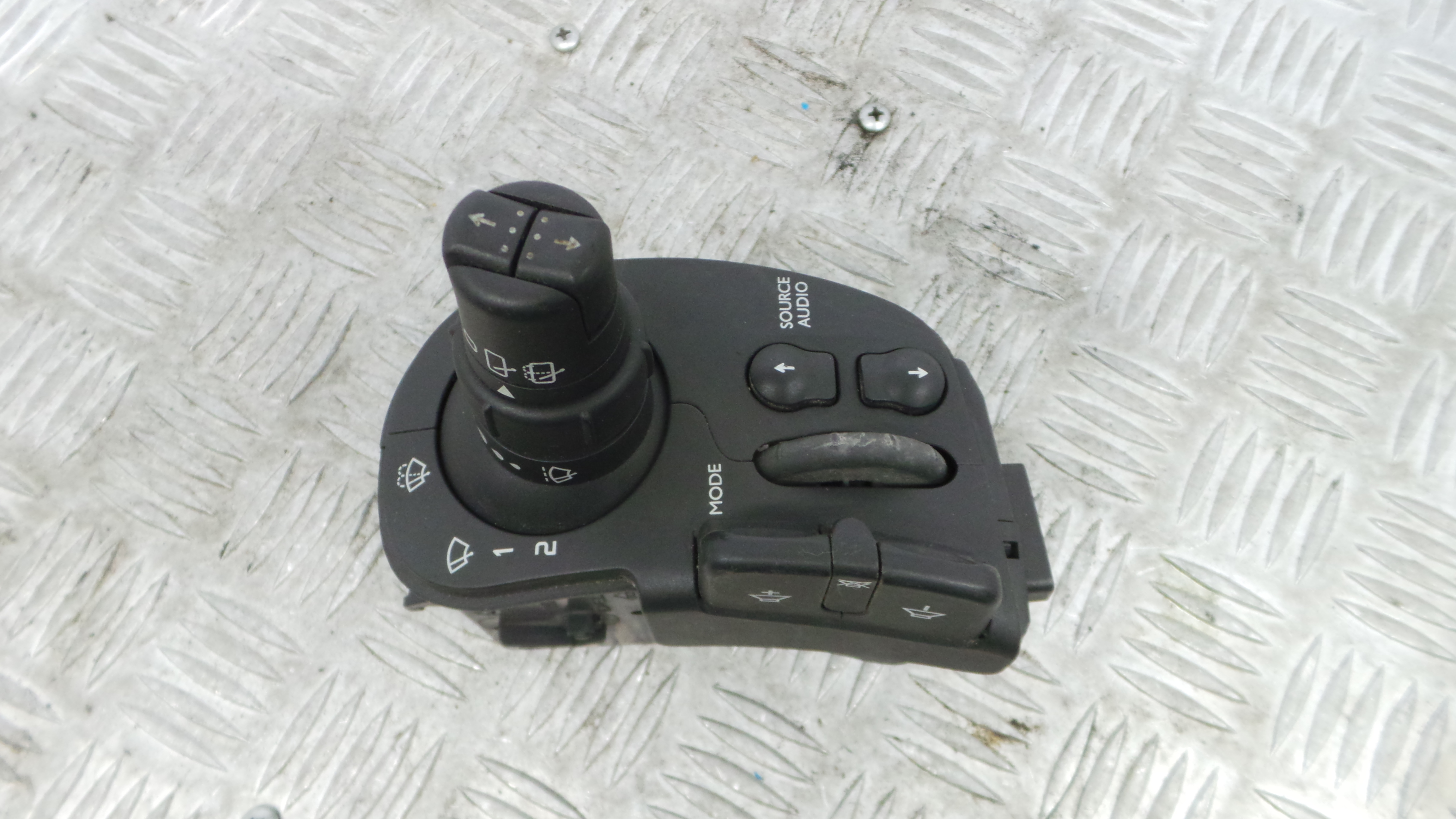 Comando de Limpa Para Brisas 88103003 - RENAULT CLIO III (BR0/1, CR0/1)-37054012