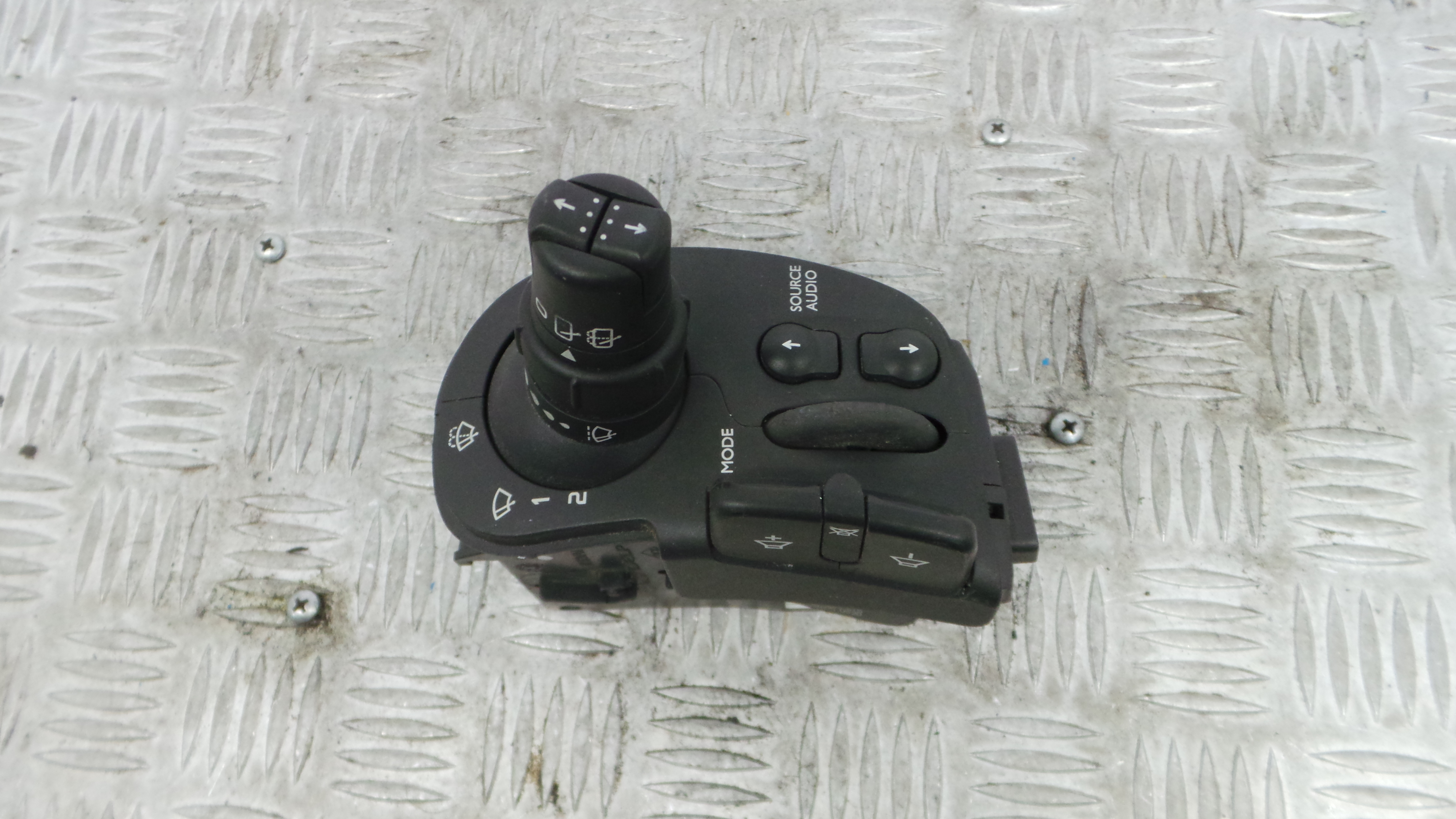 Comando de Limpa Para Brisas 88103003 - RENAULT CLIO III (BR0/1, CR0/1)-37054024
