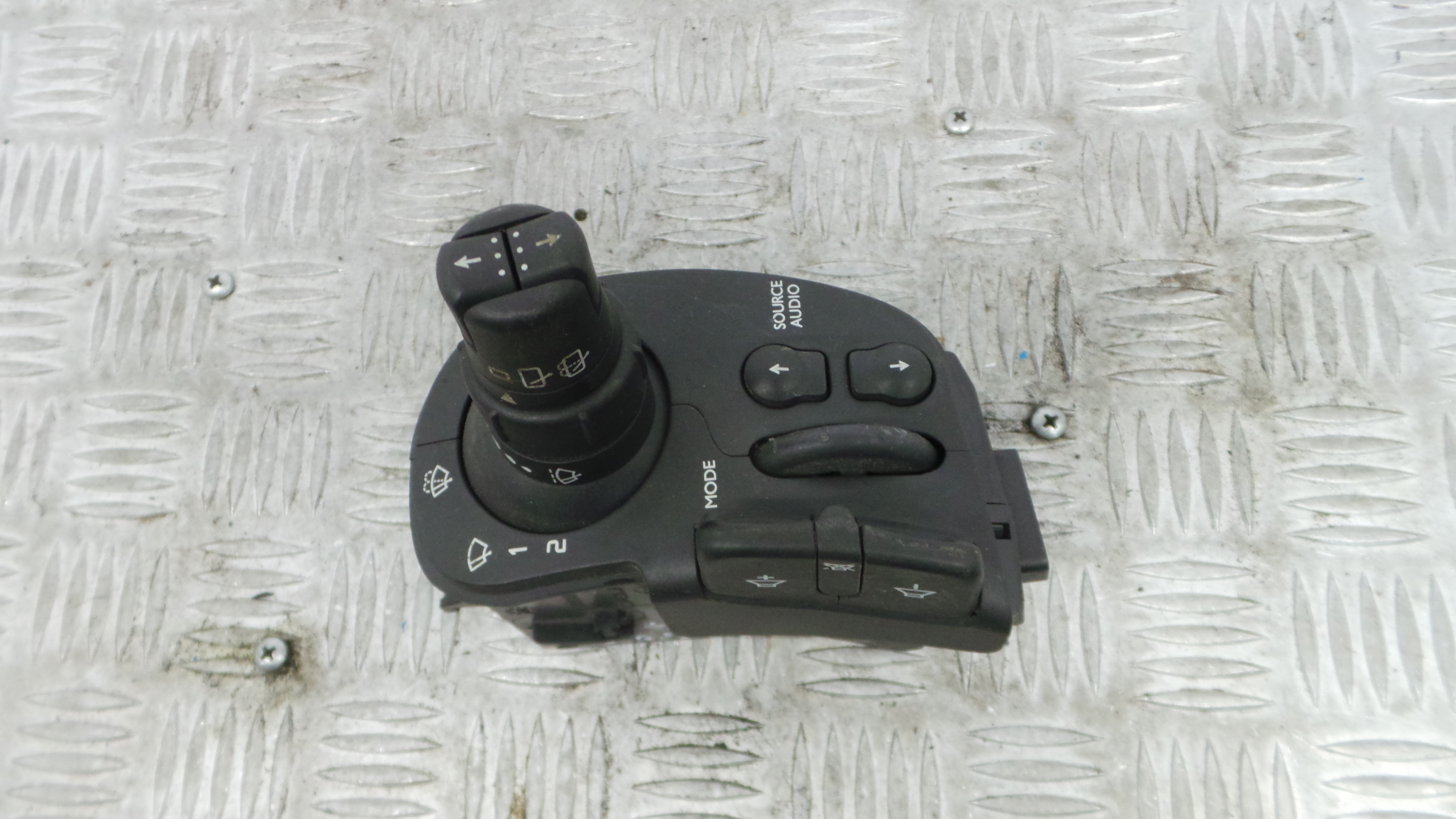 Comando de Limpa Para Brisas 88103009 - RENAULT CLIO III (BR0/1, CR0/1)-37054028