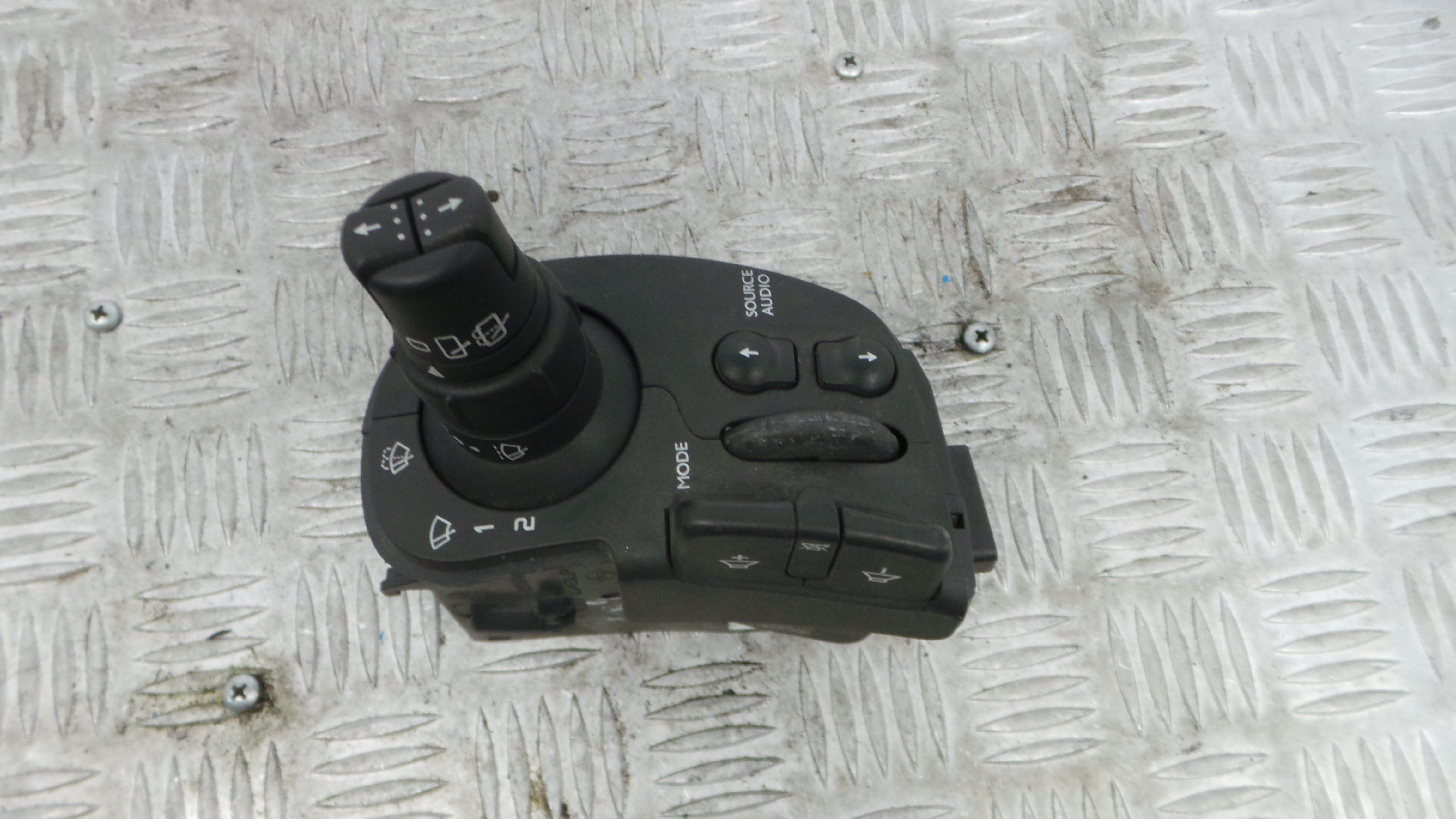Comando de Limpa Para Brisas 88103009 - RENAULT CLIO III (BR0/1, CR0/1)-37054032