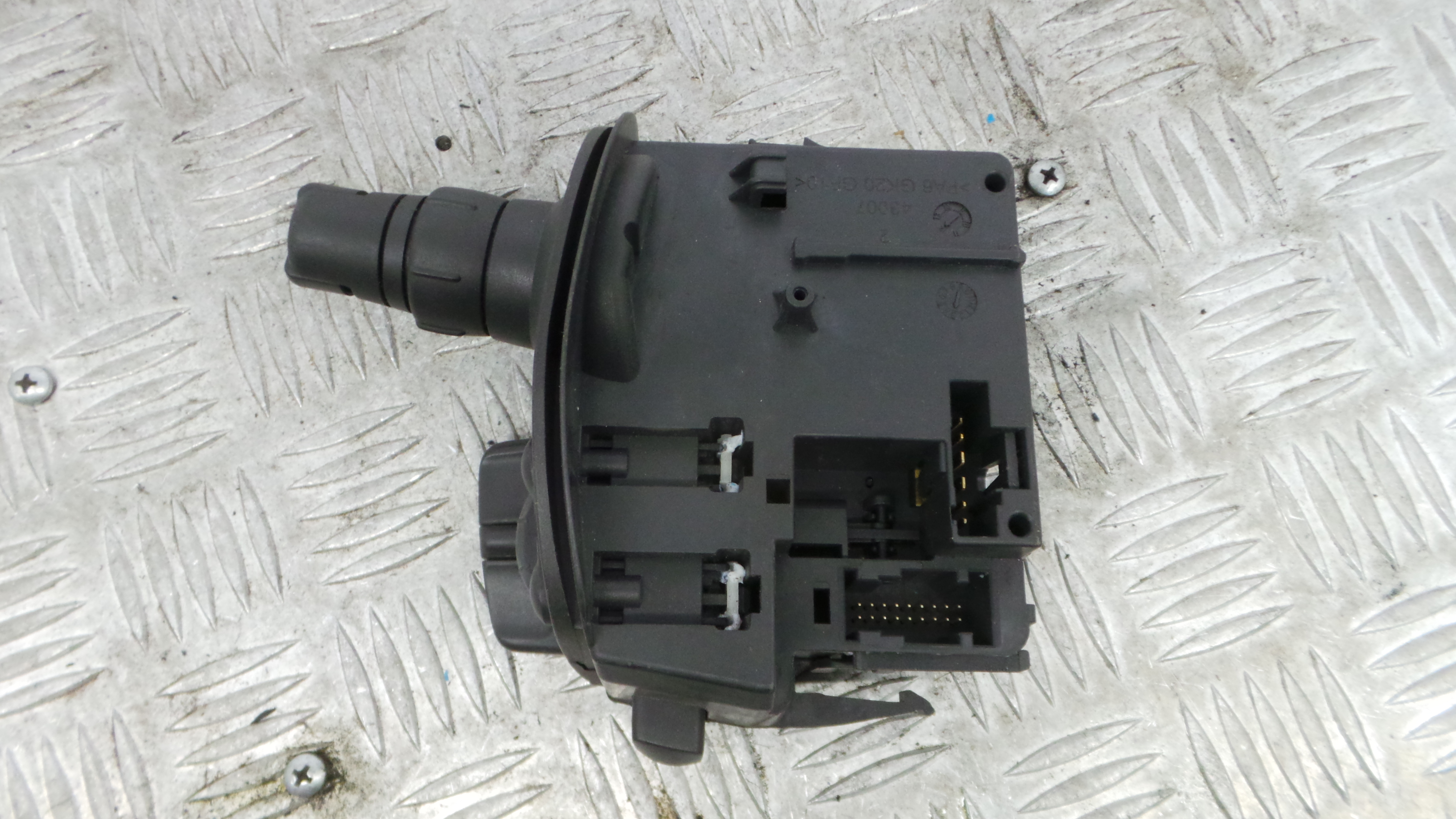 Comando de Limpa Para Brisas 88103007 - RENAULT CLIO III (BR0/1, CR0/1)-37054040