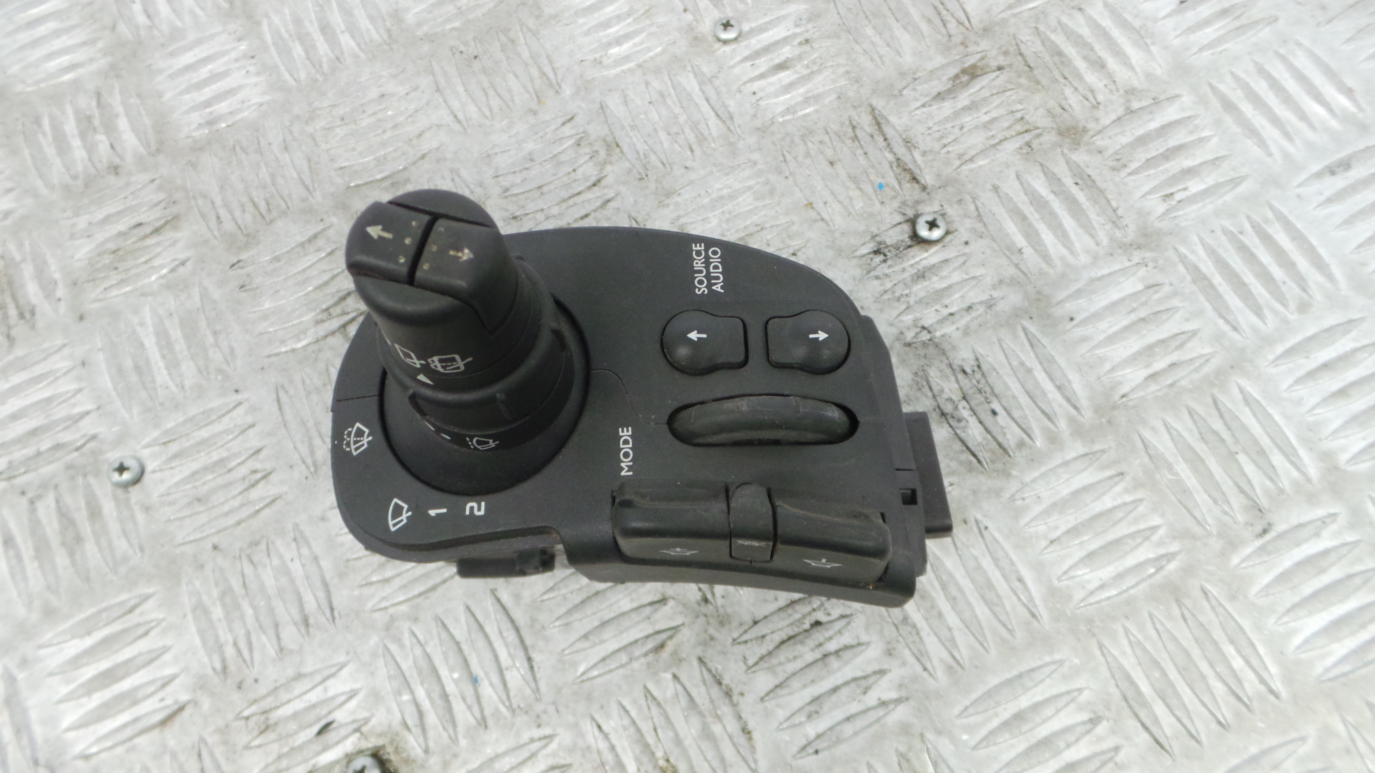 Comando de Limpa Para Brisas 88103009 - RENAULT CLIO III (BR0/1, CR0/1)-37054044