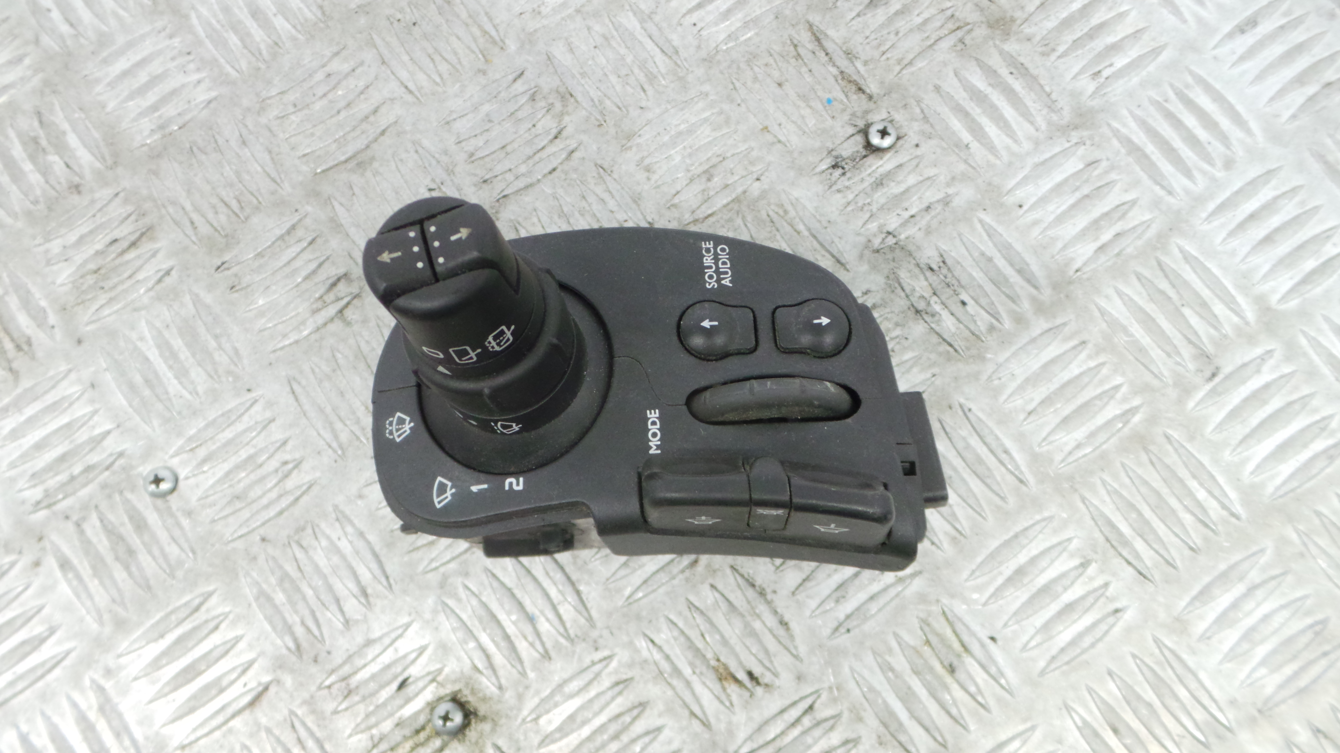Comando de Limpa Para Brisas 88103003 - RENAULT CLIO III (BR0/1, CR0/1)-37054052