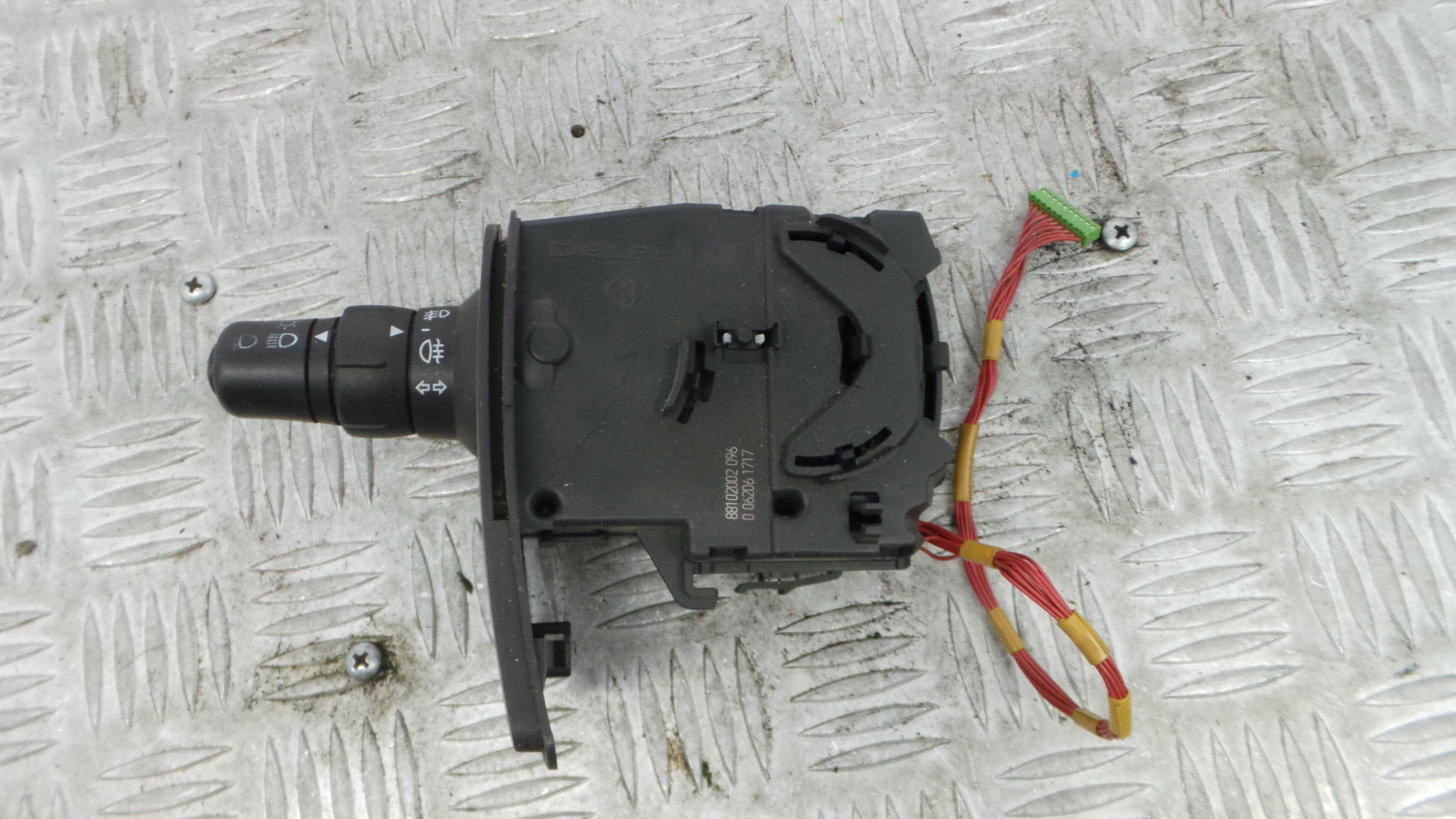 Manete / Comando dos Piscas 88102002 - RENAULT CLIO III (BR0/1, CR0/1)-37054107