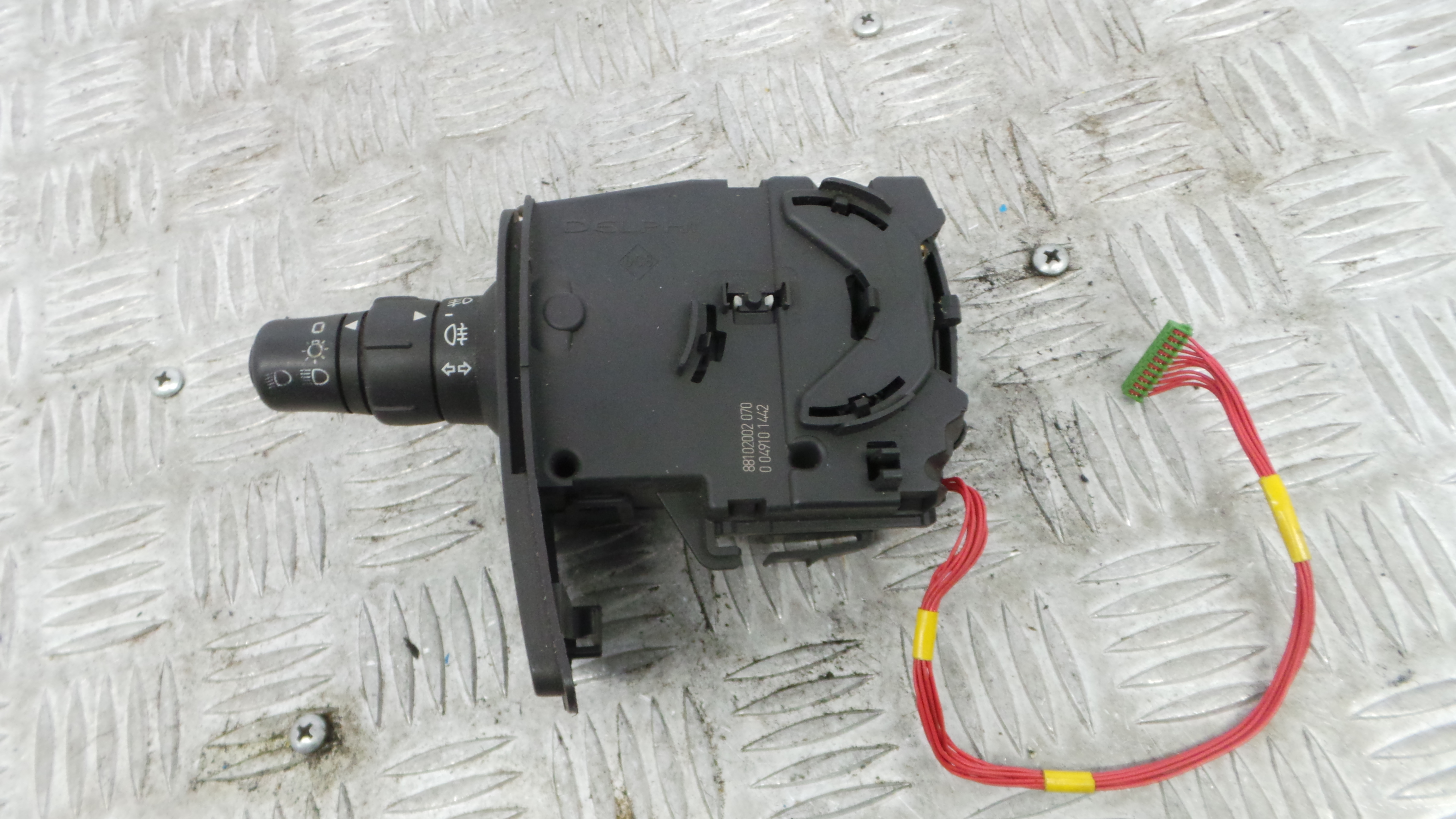 Manete / Comando dos Piscas 88102002 - RENAULT CLIO III (BR0/1, CR0/1)-37054110