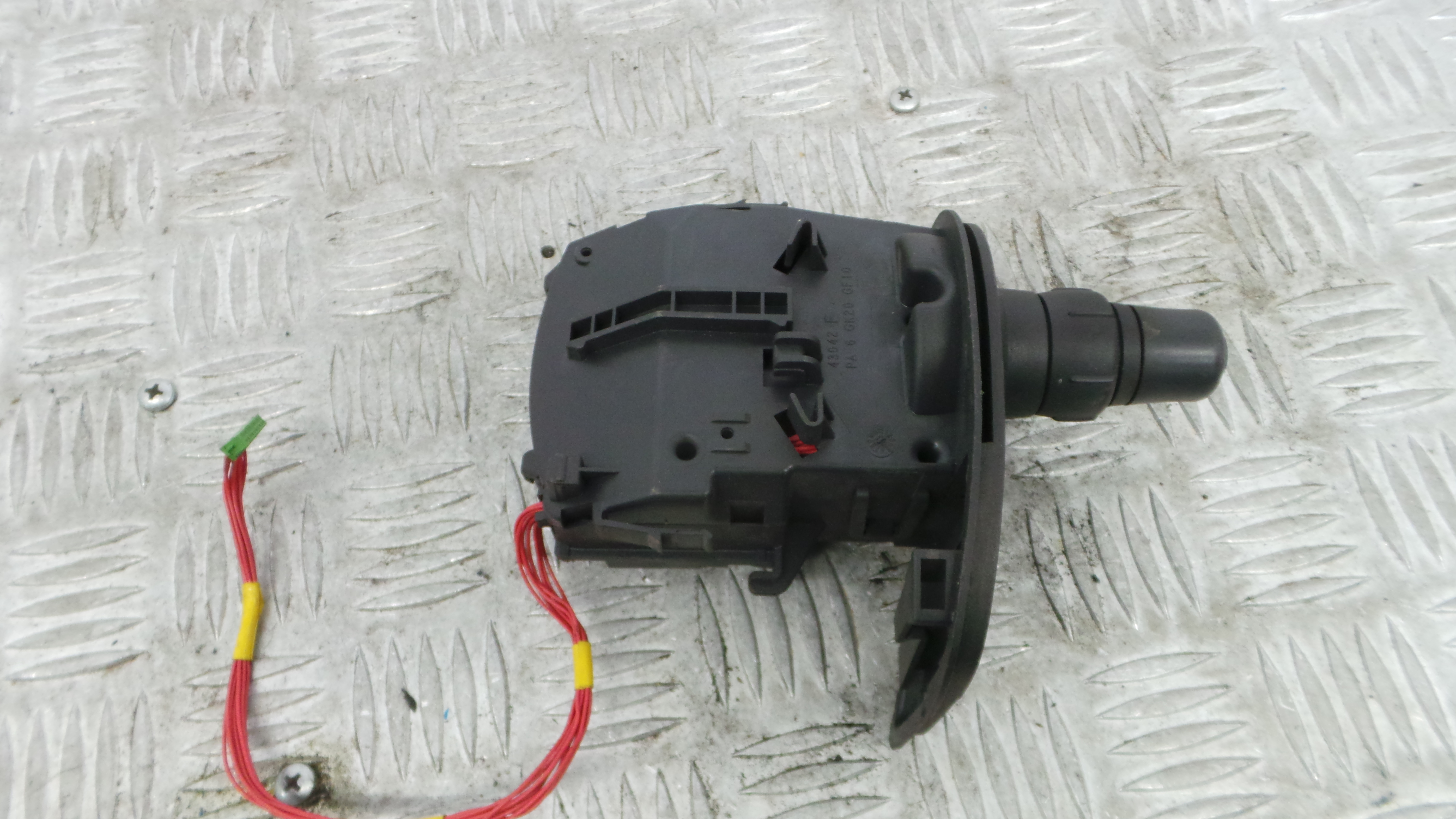 Manete / Comando dos Piscas 88102002 - RENAULT CLIO III (BR0/1, CR0/1)-37054110