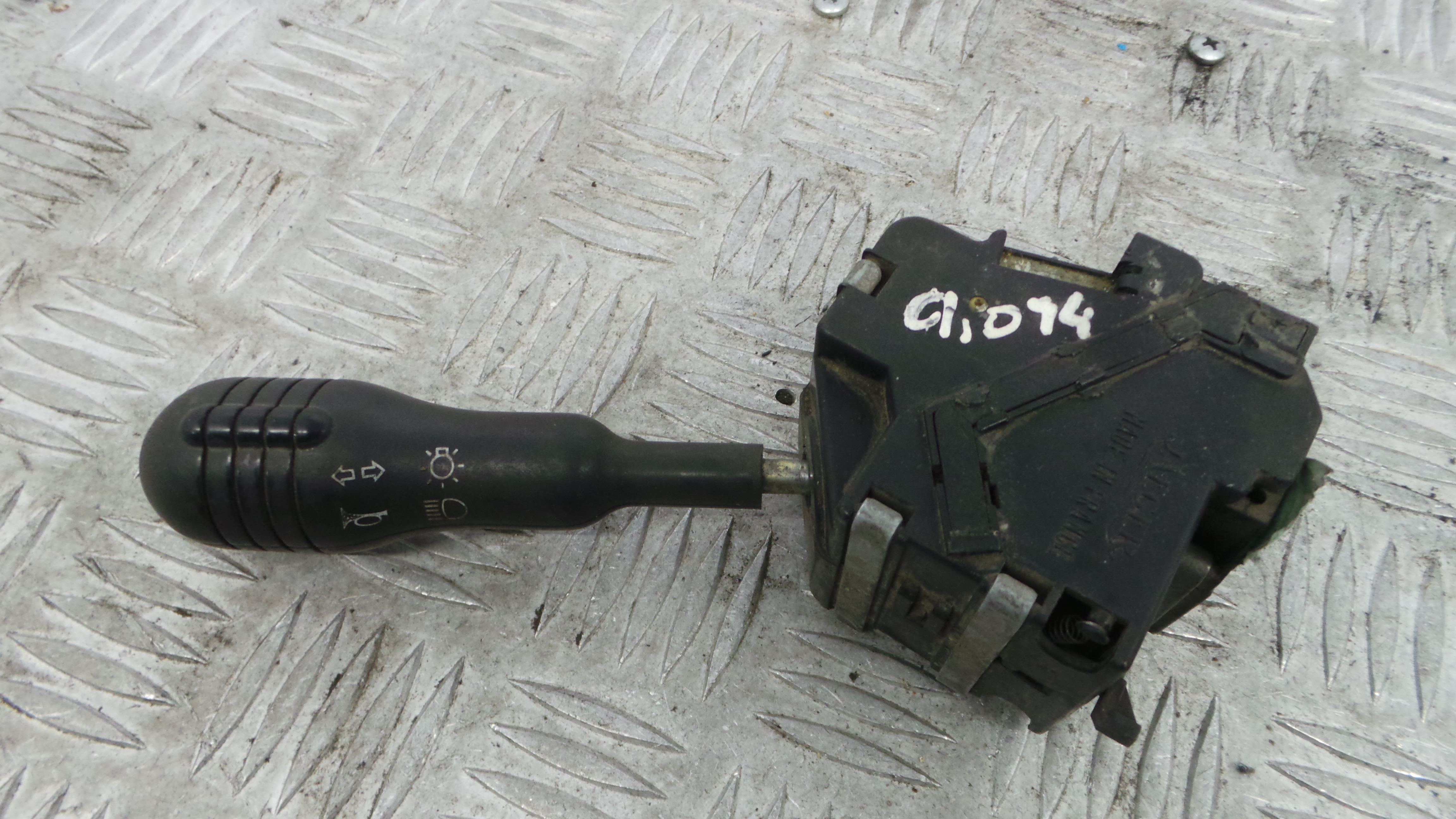 Manete / Comando dos Piscas  - RENAULT CLIO I (B/C57_, 5/357_)-37054319