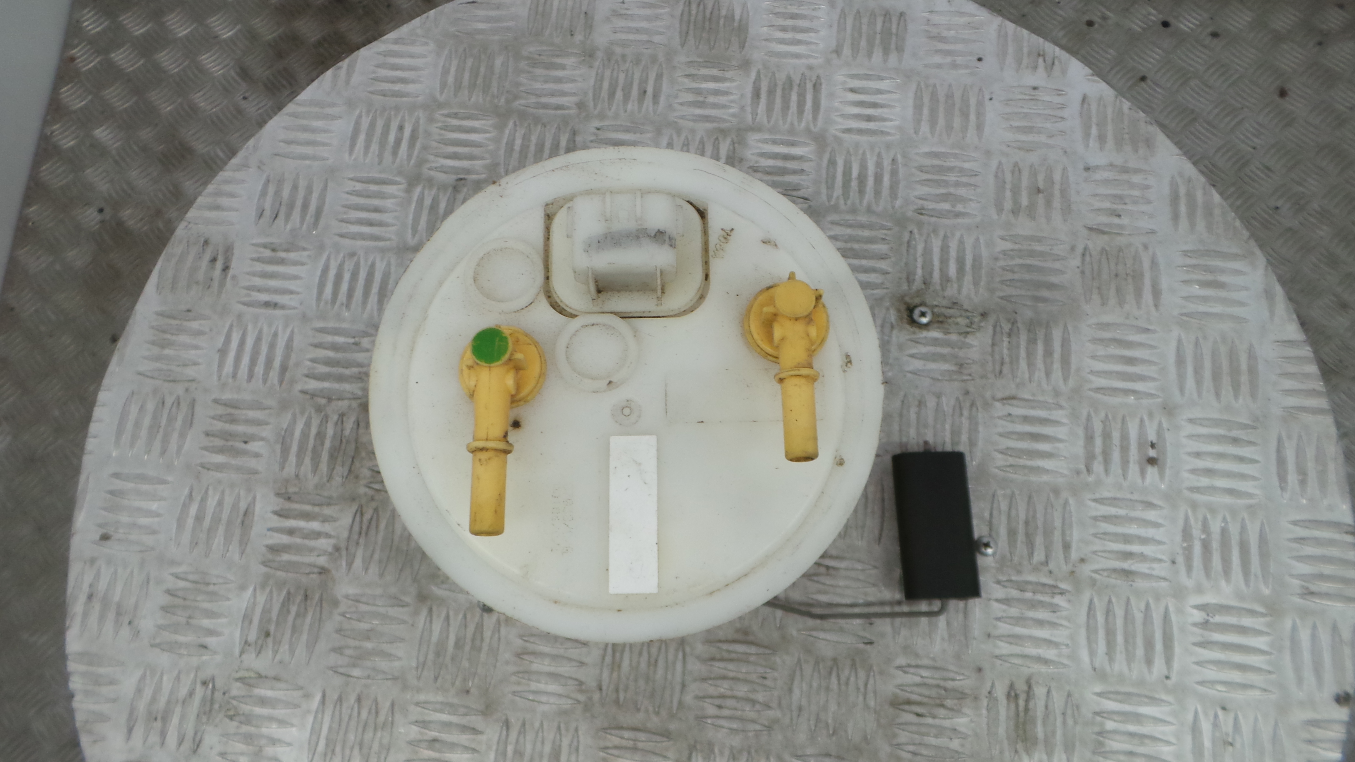 Boia do Combustível 8200906204 - RENAULT CLIO III (BR0/1, CR0/1)-37057142