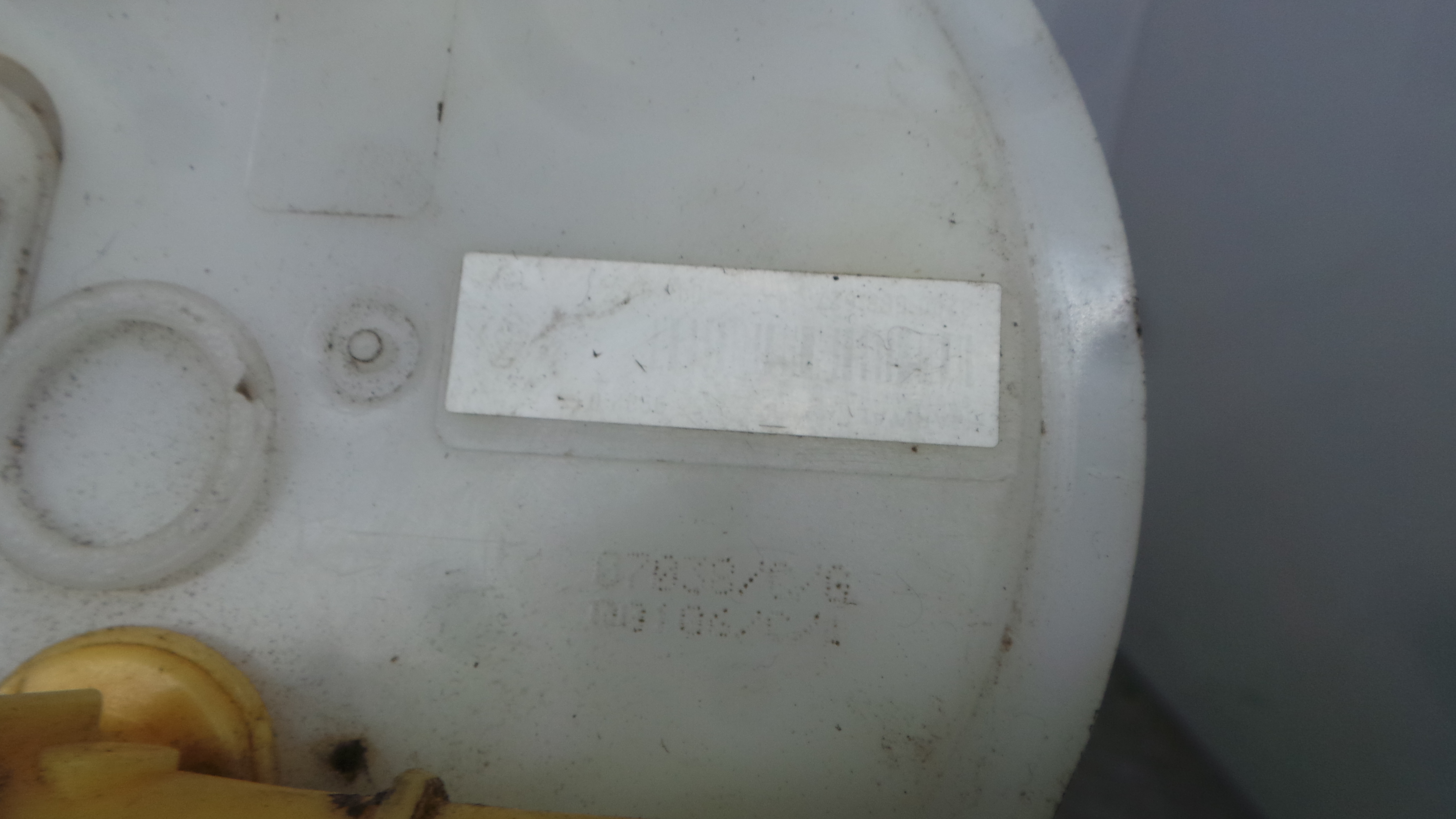 Boia do Combustível 8200906204 - RENAULT CLIO III (BR0/1, CR0/1)-37057142