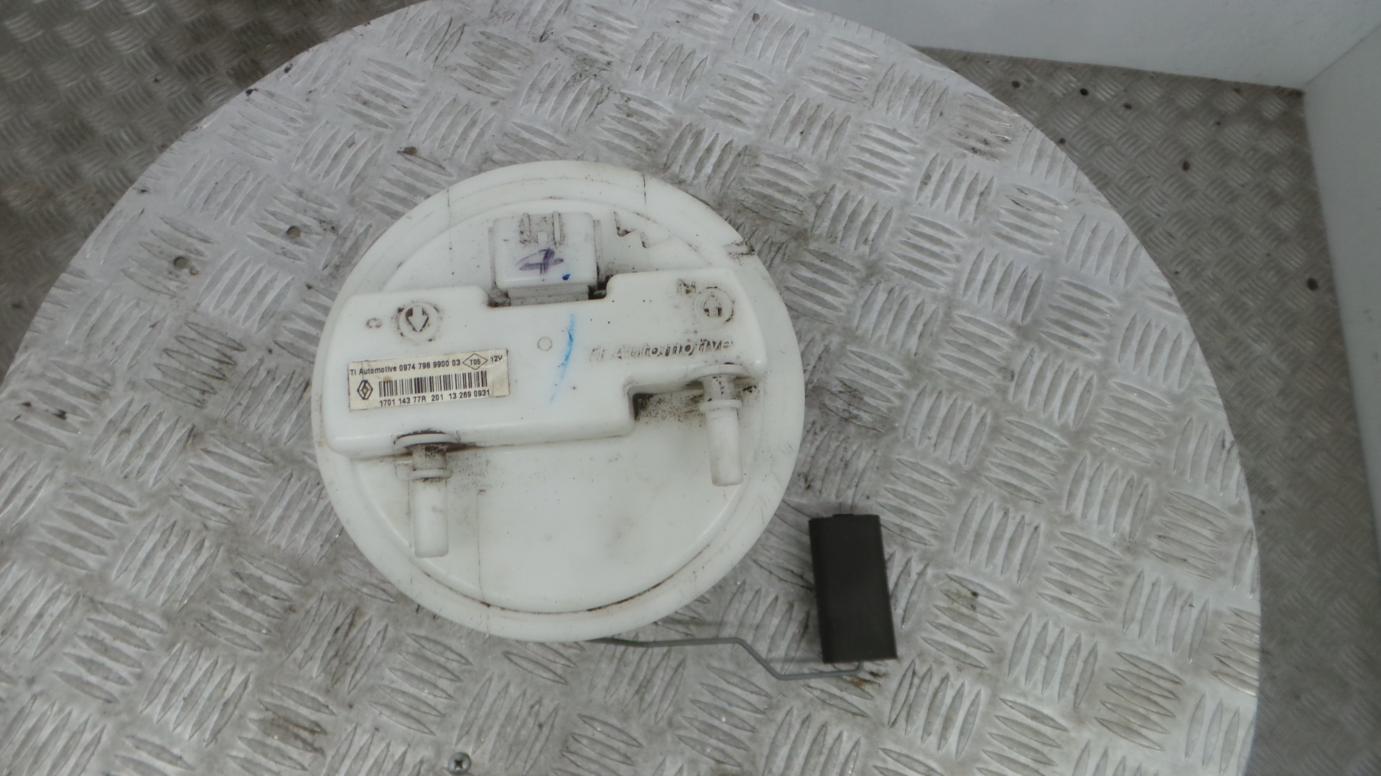 Boia do Combustível 170114377R - RENAULT CLIO IV (BH_)-37057148