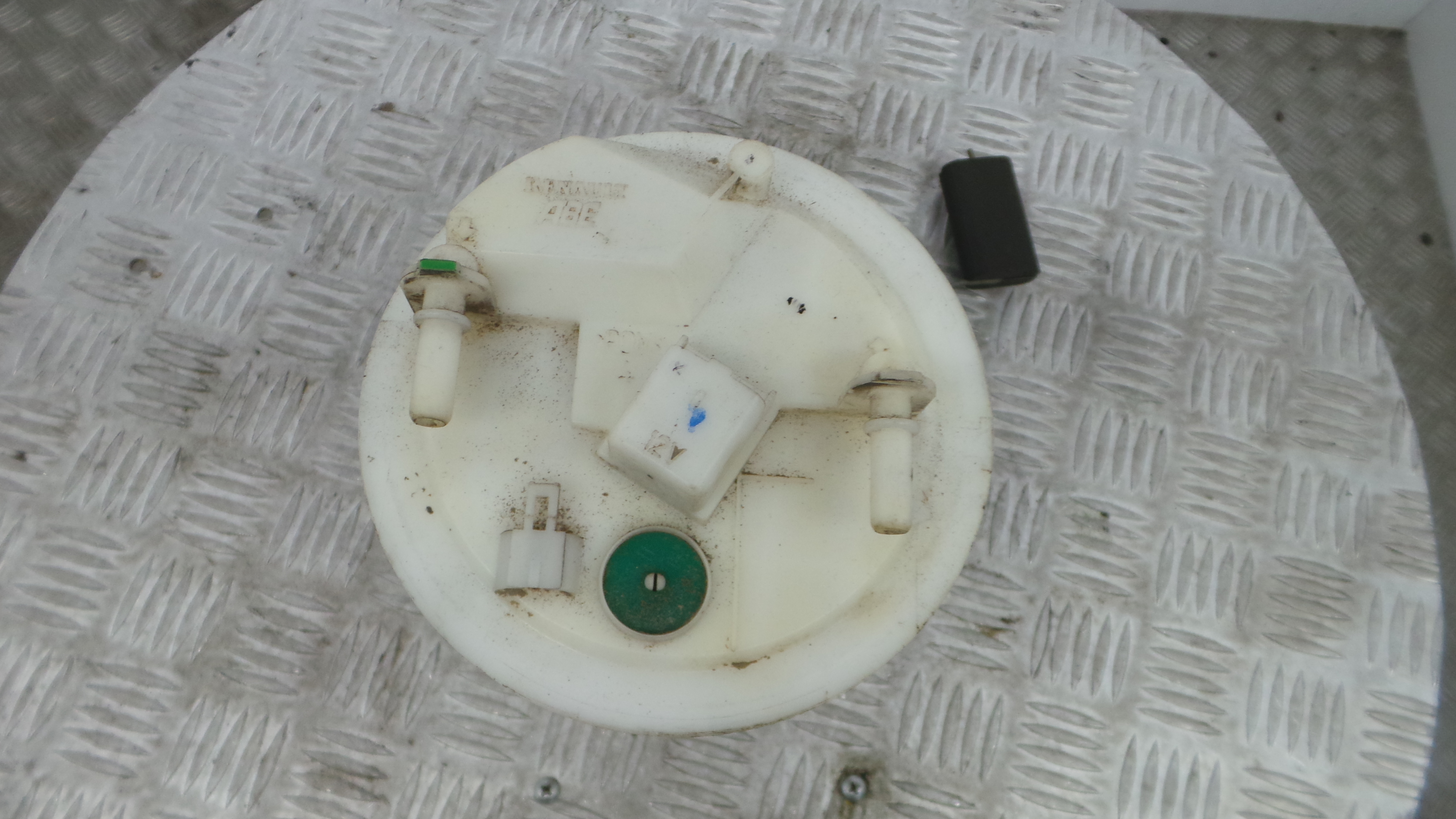 Boia do Combustível 8200288808A - RENAULT MEGANE II (BM0/1_, CM0/1_)-37057151