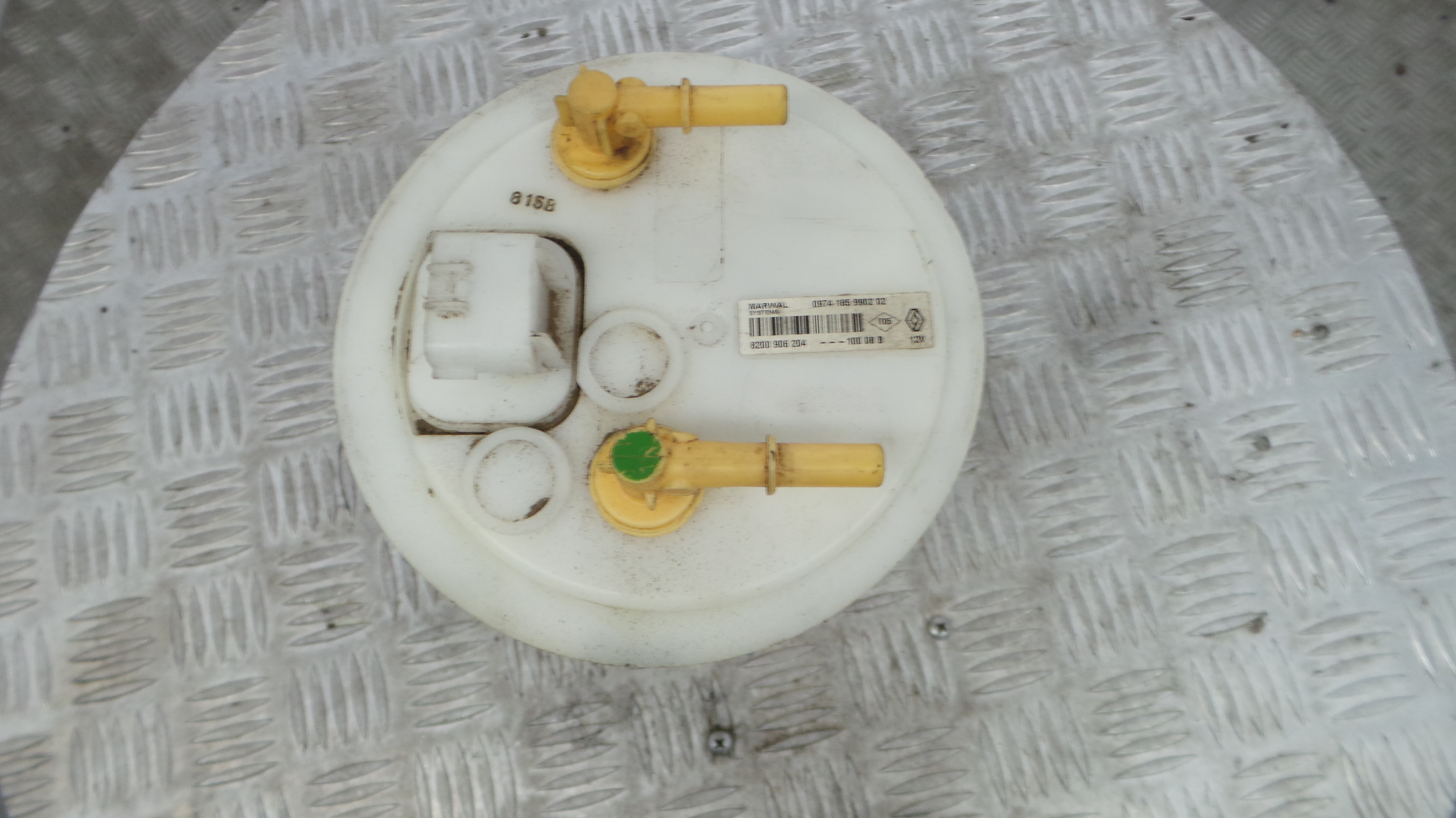 Boia do Combustível 8200906204 - RENAULT CLIO III (BR0/1, CR0/1)-37057210