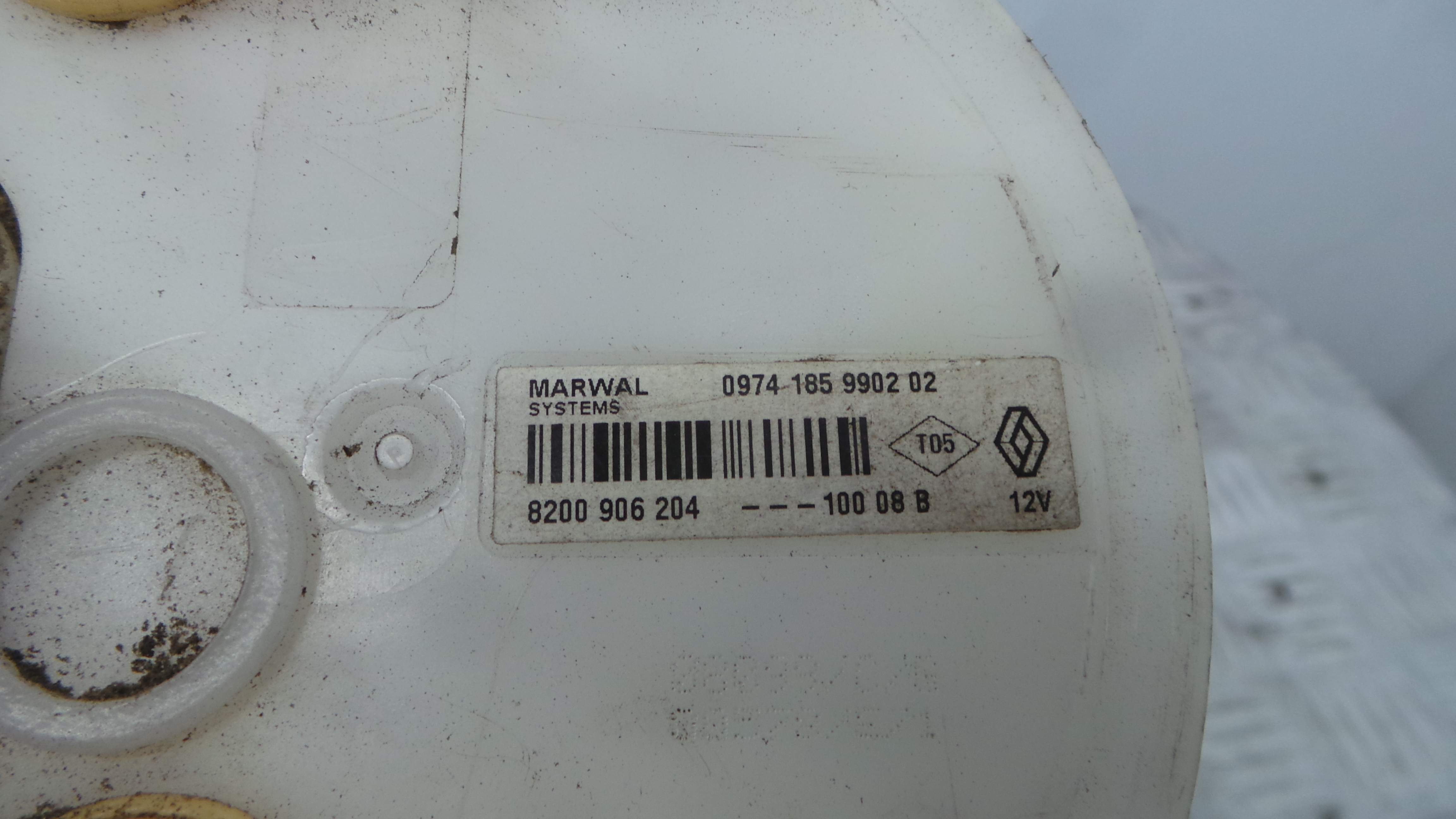 Boia do Combustível 8200906204 - RENAULT CLIO III (BR0/1, CR0/1)-37057210