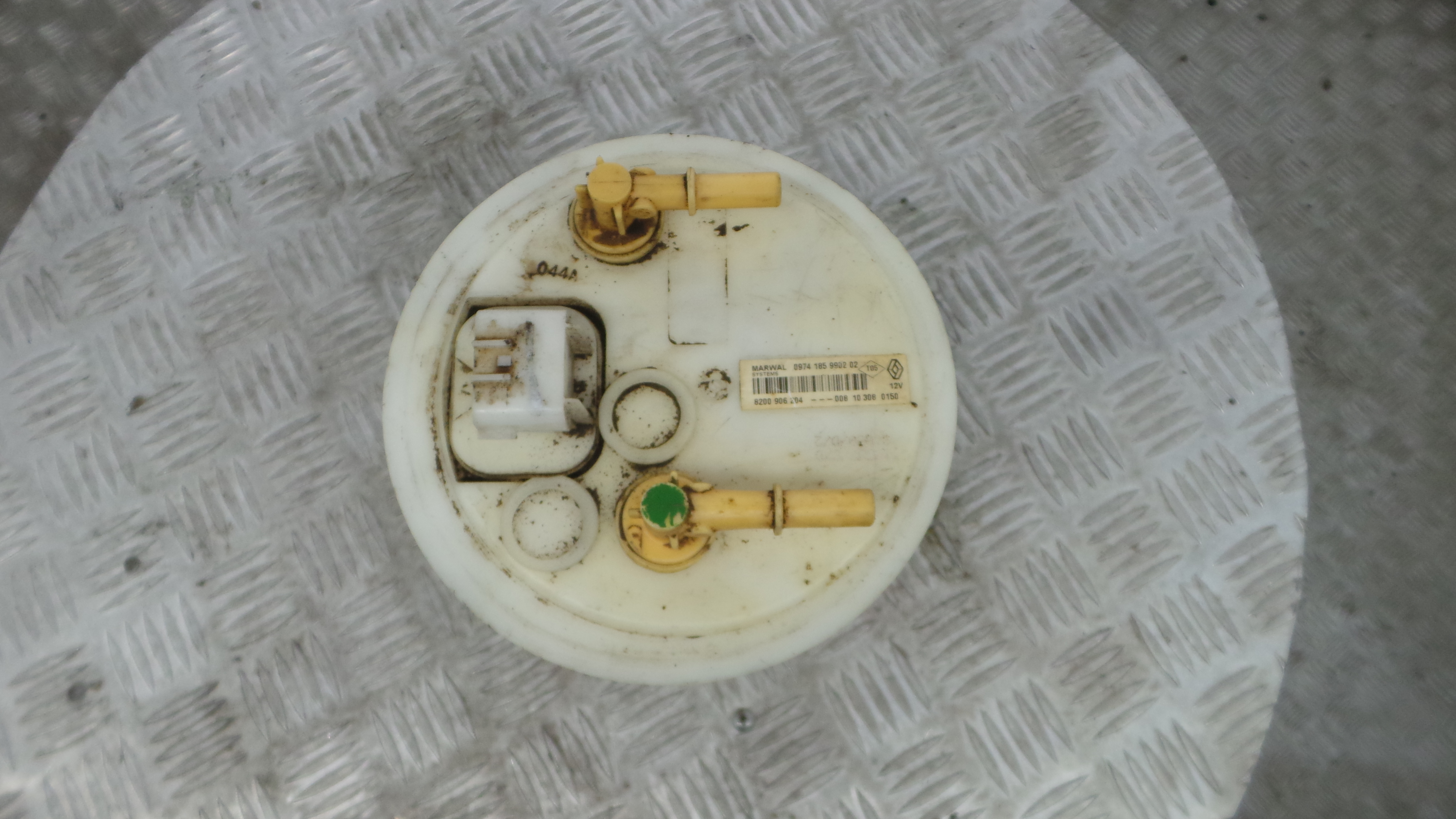 Boia do Combustível 8200906204 - RENAULT CLIO III (BR0/1, CR0/1)-37057222