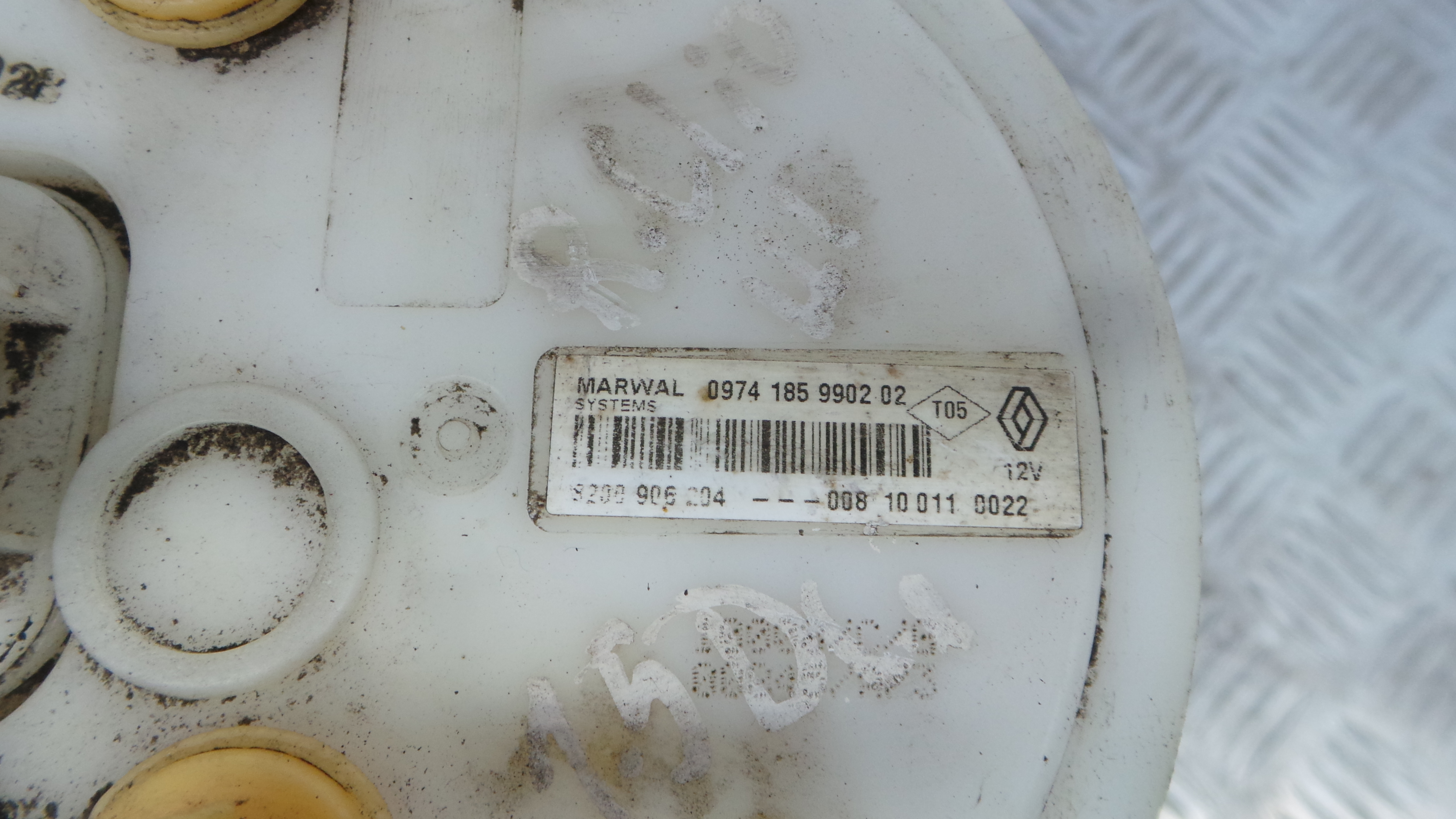 Boia do Combustível 8200906204 - RENAULT CLIO III (BR0/1, CR0/1)-37057237