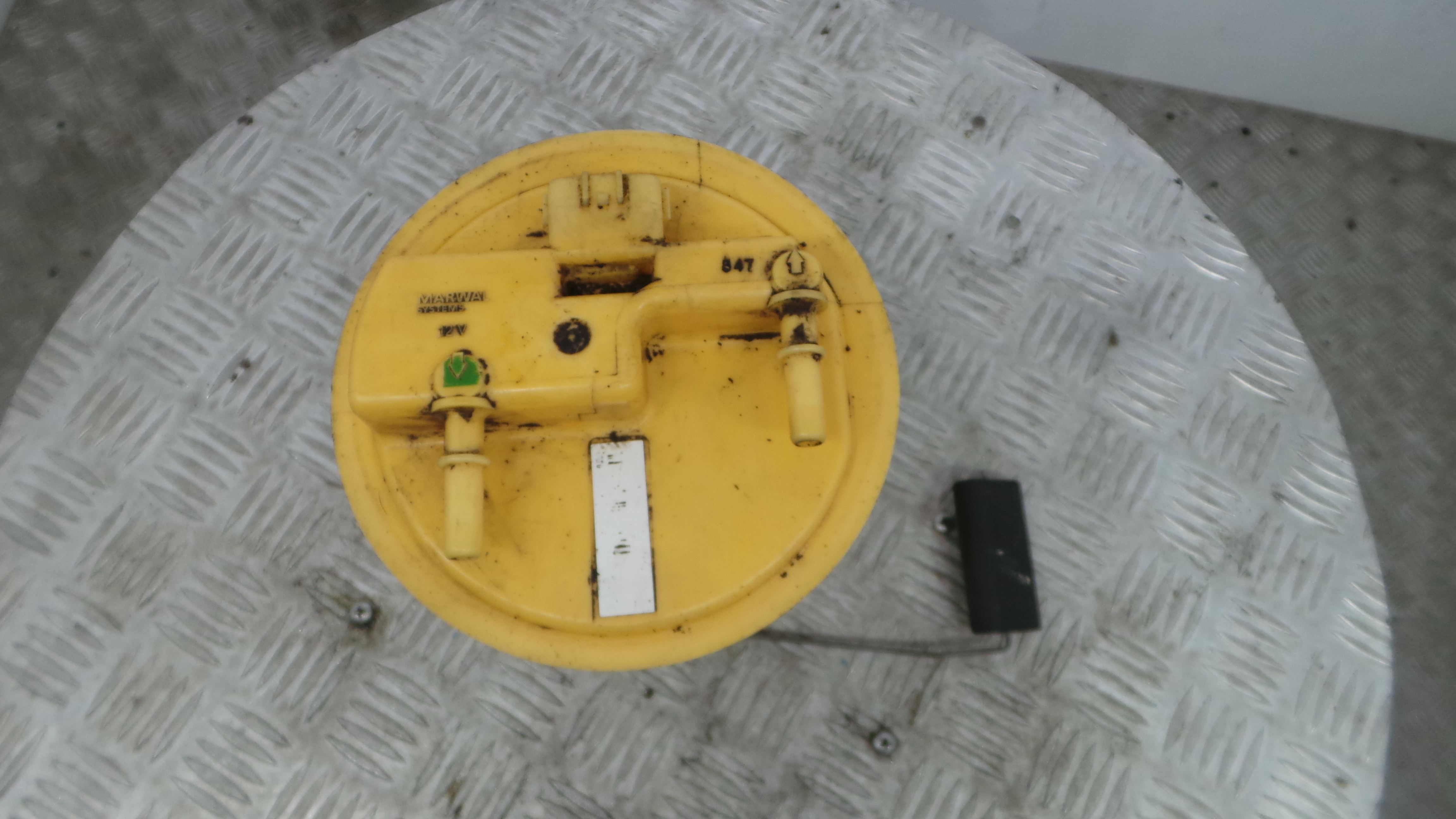 Boia do Combustível 8200906204 - RENAULT CLIO III (BR0/1, CR0/1)-37057379