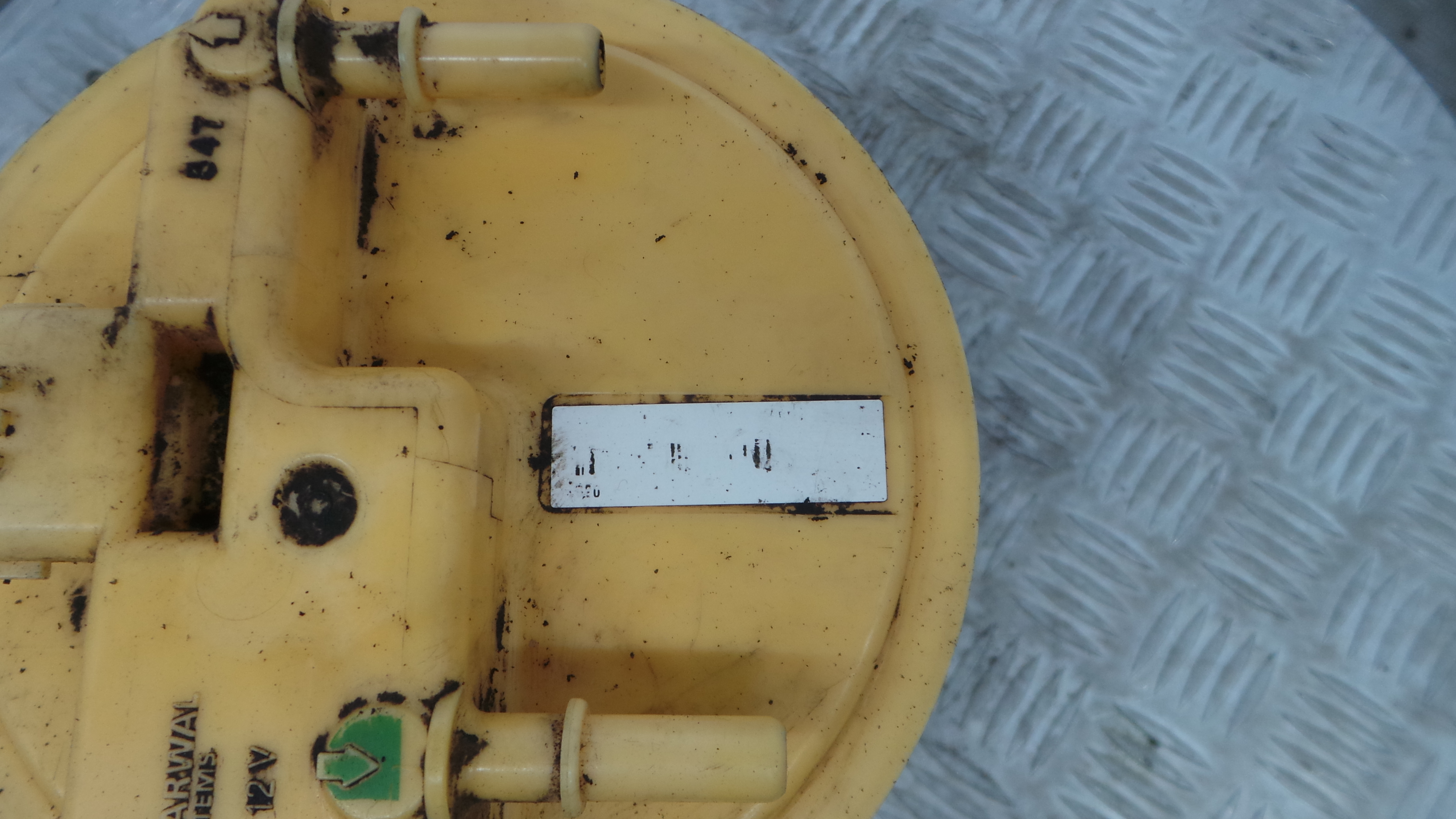 Boia do Combustível 8200906204 - RENAULT CLIO III (BR0/1, CR0/1)-37057379