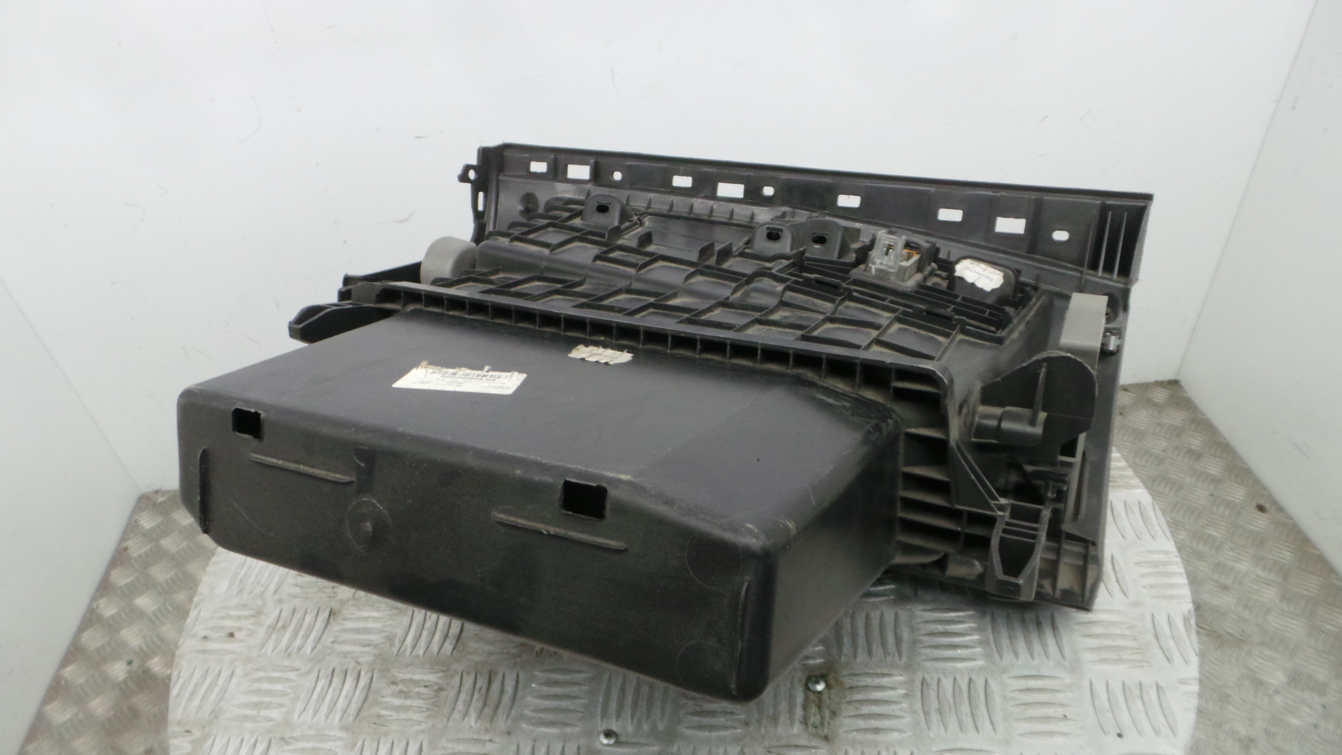 Porta Luvas  681080009R - RENAULT MEGANE III Hatchback (BZ0/1_, B3_)-37057435