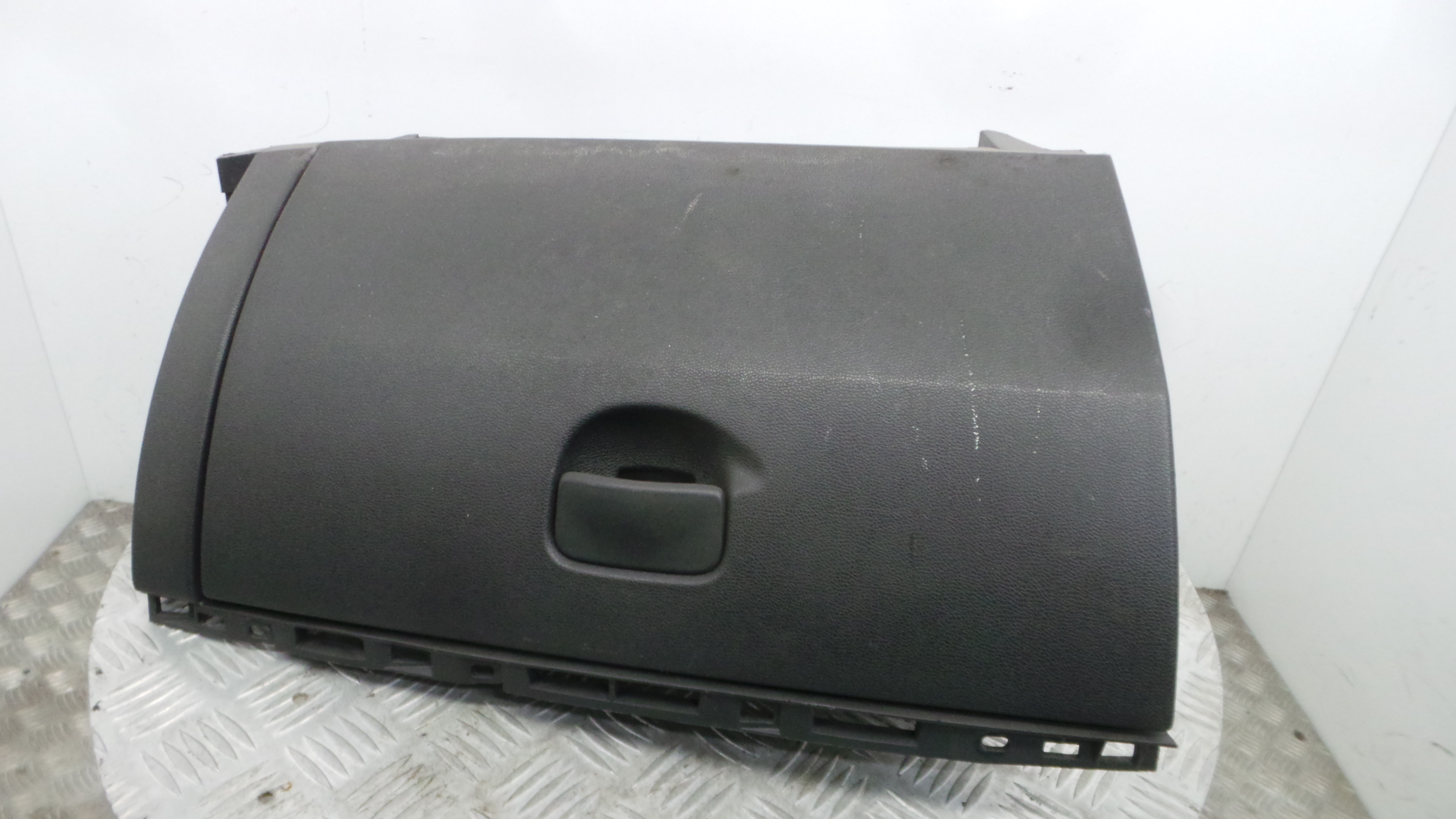 Porta Luvas  8200407712 - RENAULT CLIO III (BR0/1, CR0/1)-37057439