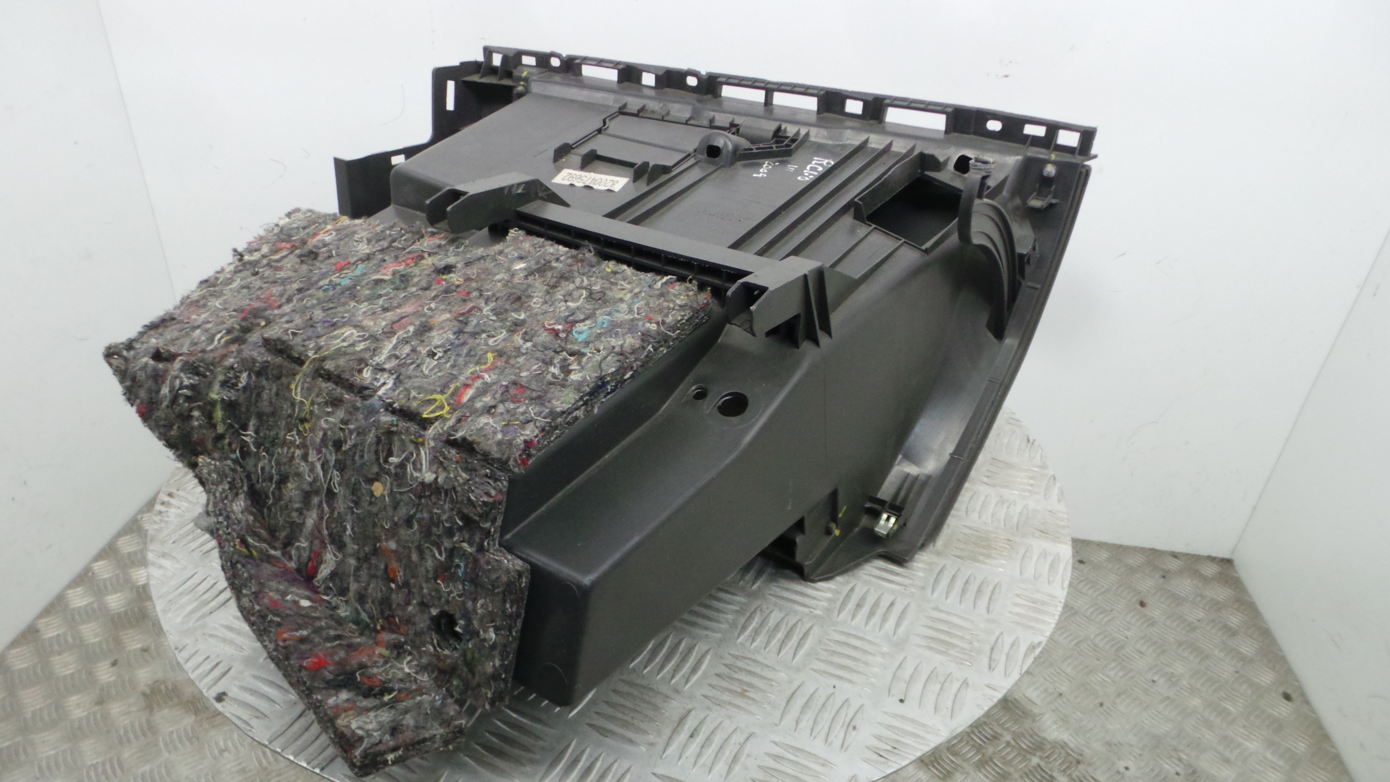 Porta Luvas 8200475692 - RENAULT CLIO III (BR0/1, CR0/1)-37057443