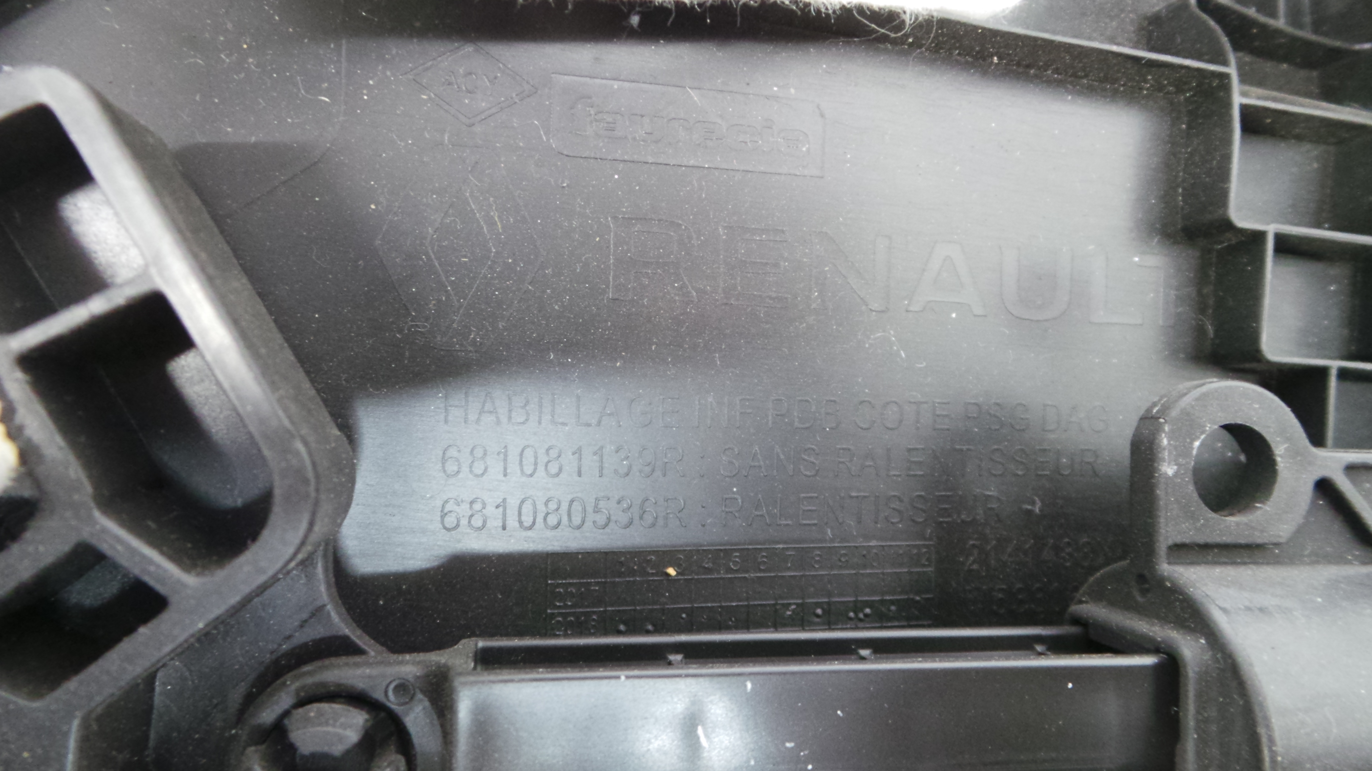 Porta Luvas  681081375R - RENAULT CLIO V (B7_)-37057454