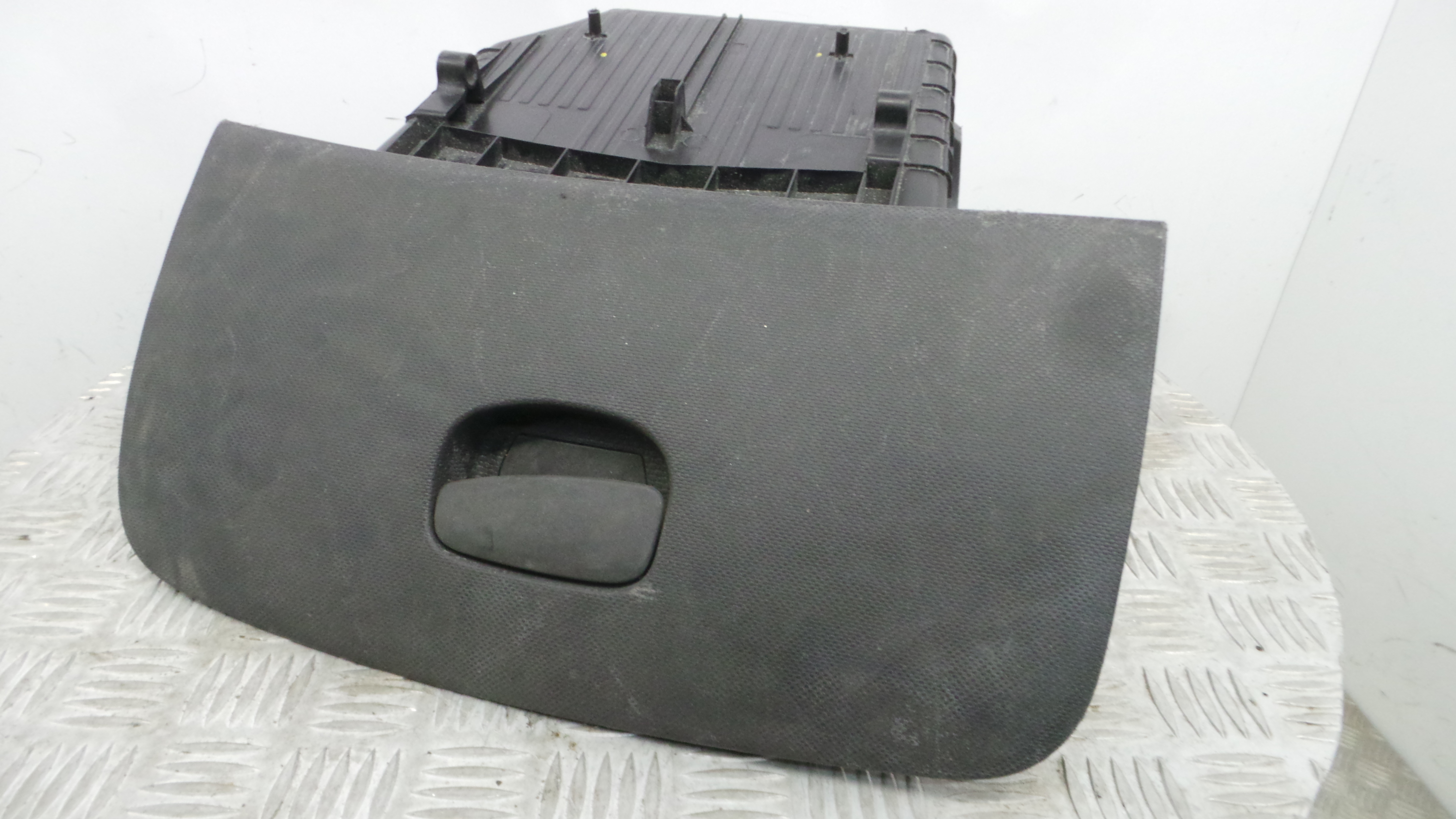 Porta Luvas  681087227R - RENAULT CLIO IV (BH_)-37057464