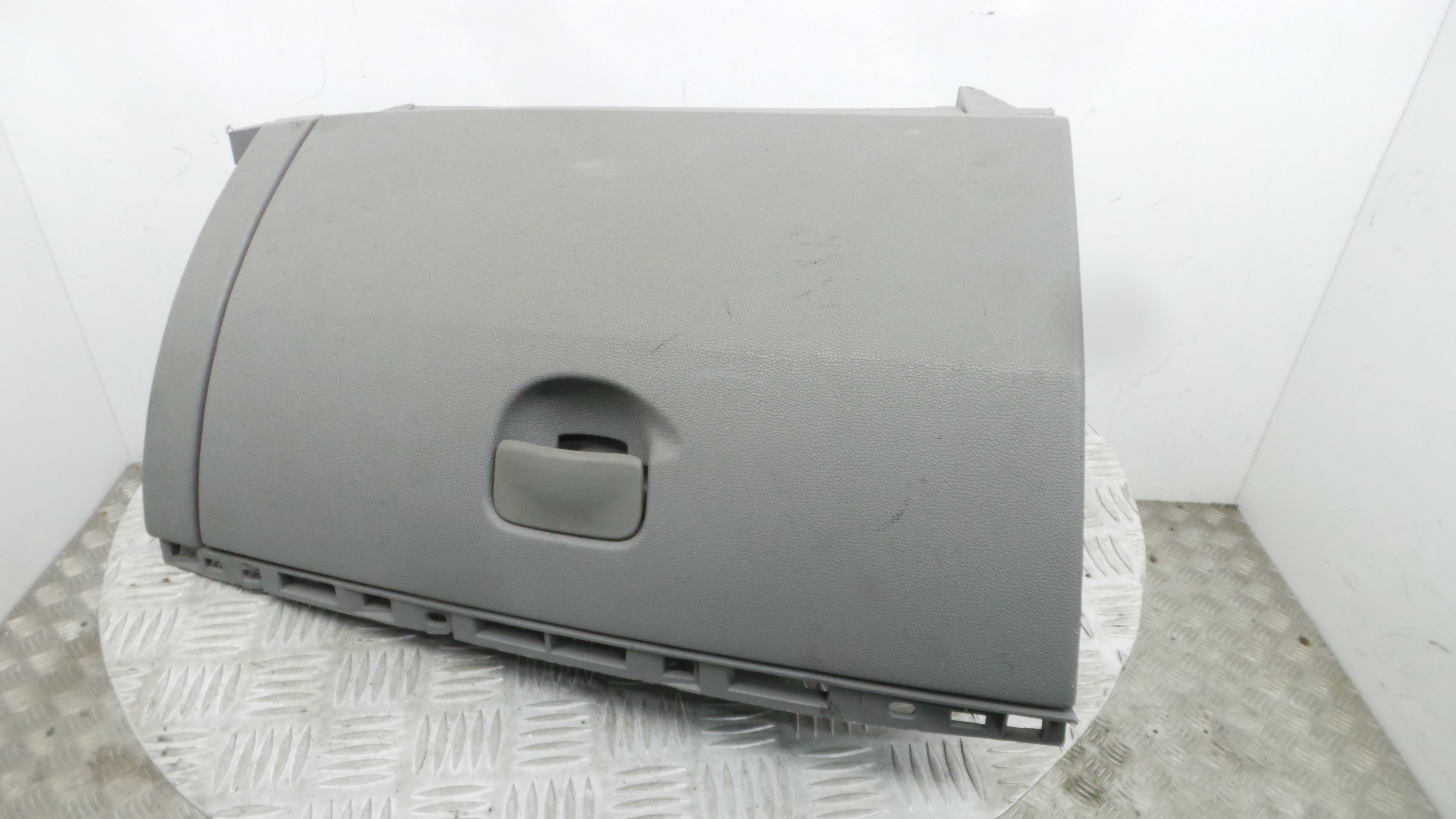 Porta Luvas  8200475689 - RENAULT CLIO III (BR0/1, CR0/1)-37057481