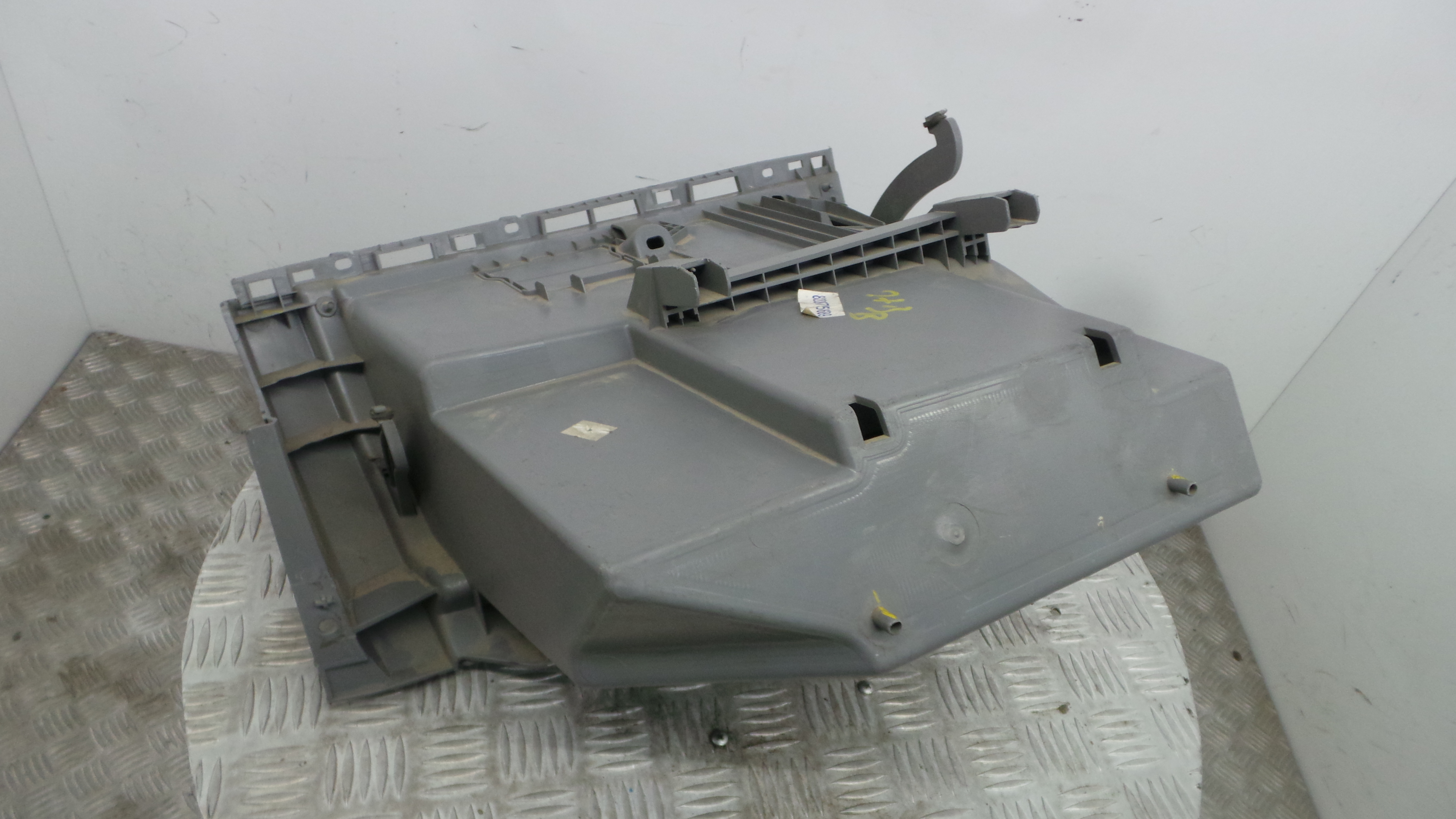 Porta Luvas  8200475689 - RENAULT CLIO III (BR0/1, CR0/1)-37057481