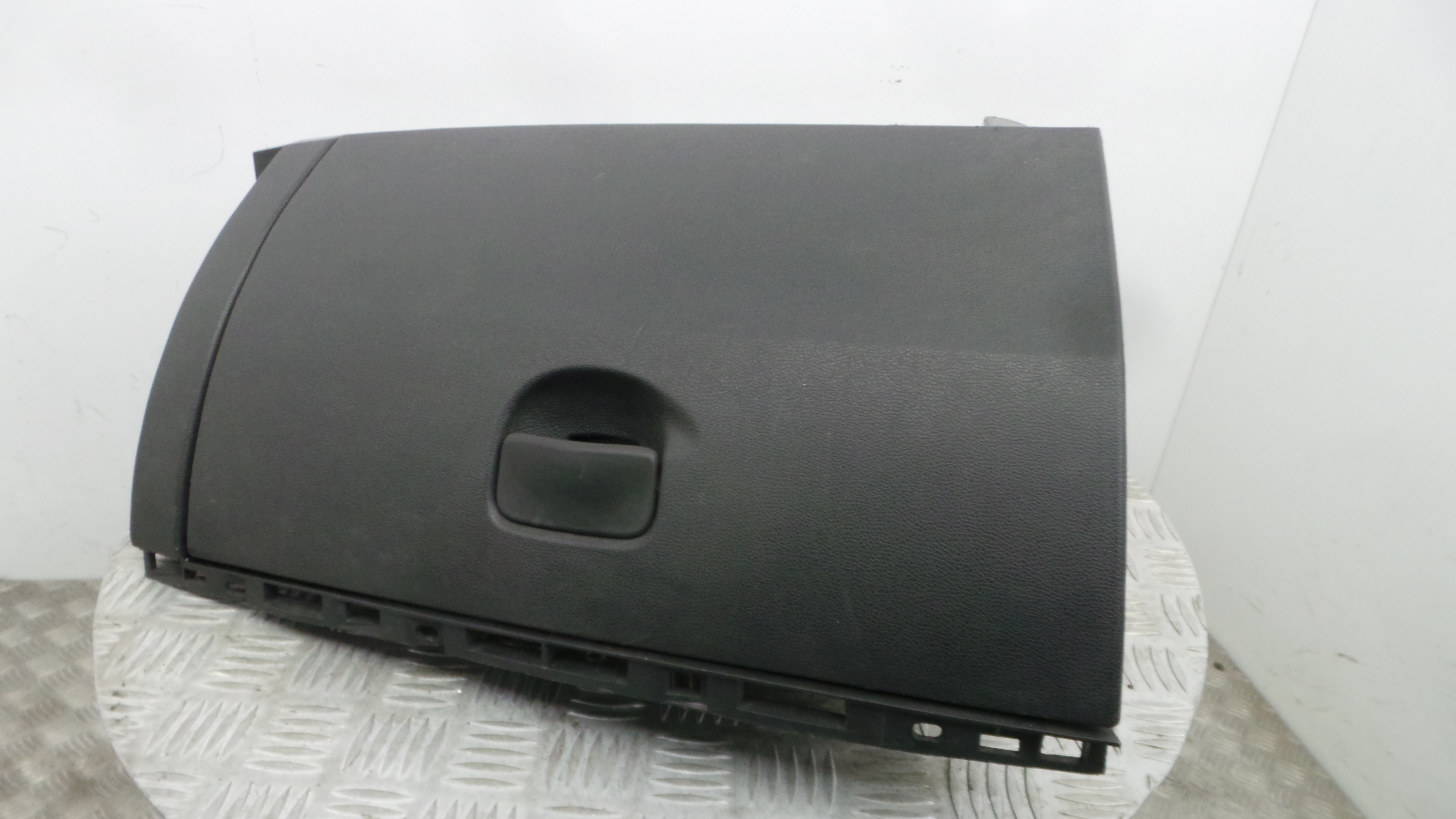 Porta Luvas  8200407712 - RENAULT CLIO III (BR0/1, CR0/1)-37057500