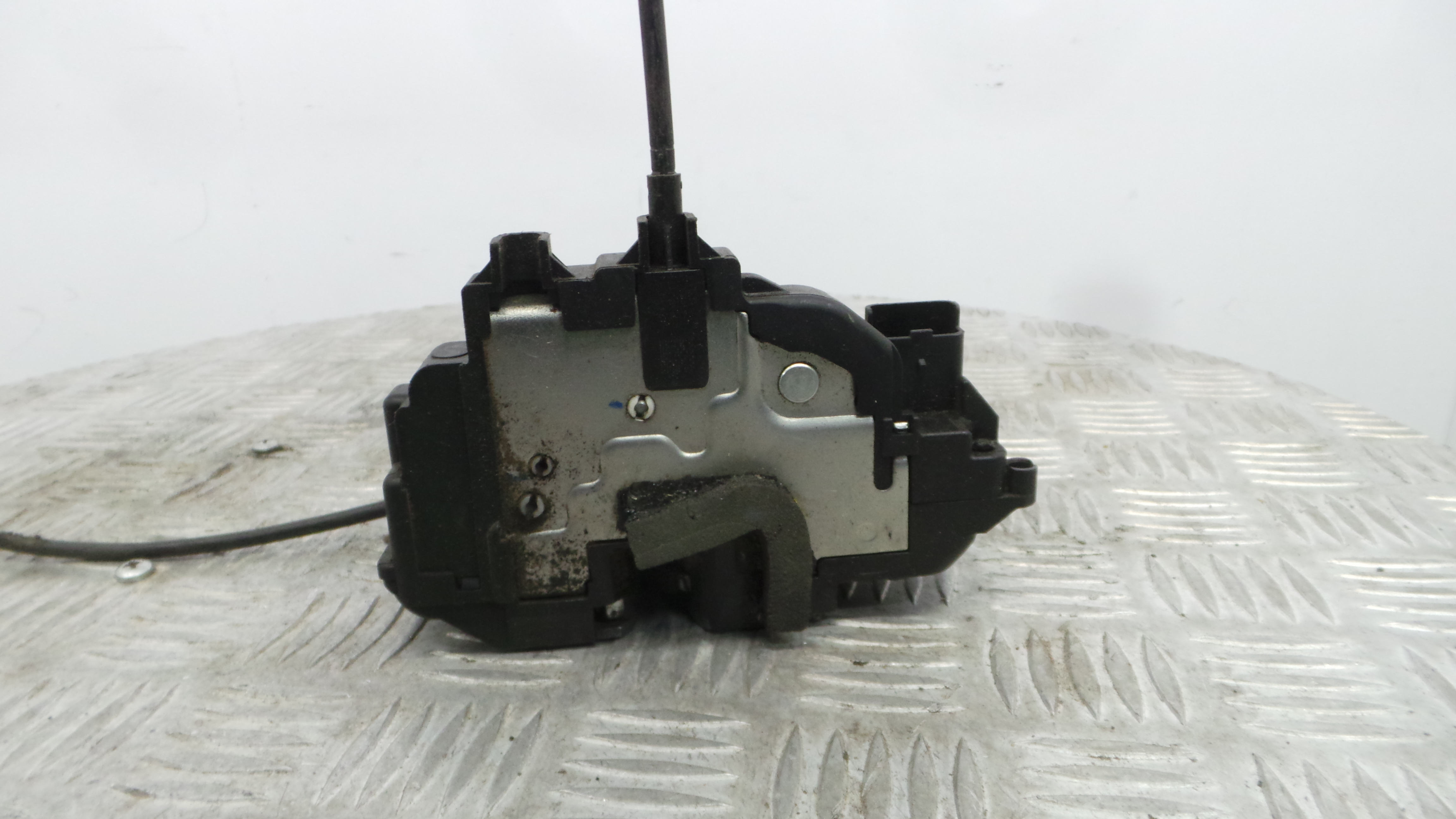 Fecho da Porta Frente Esq 8200350752 - RENAULT CLIO III (BR0/1, CR0/1)-37058402