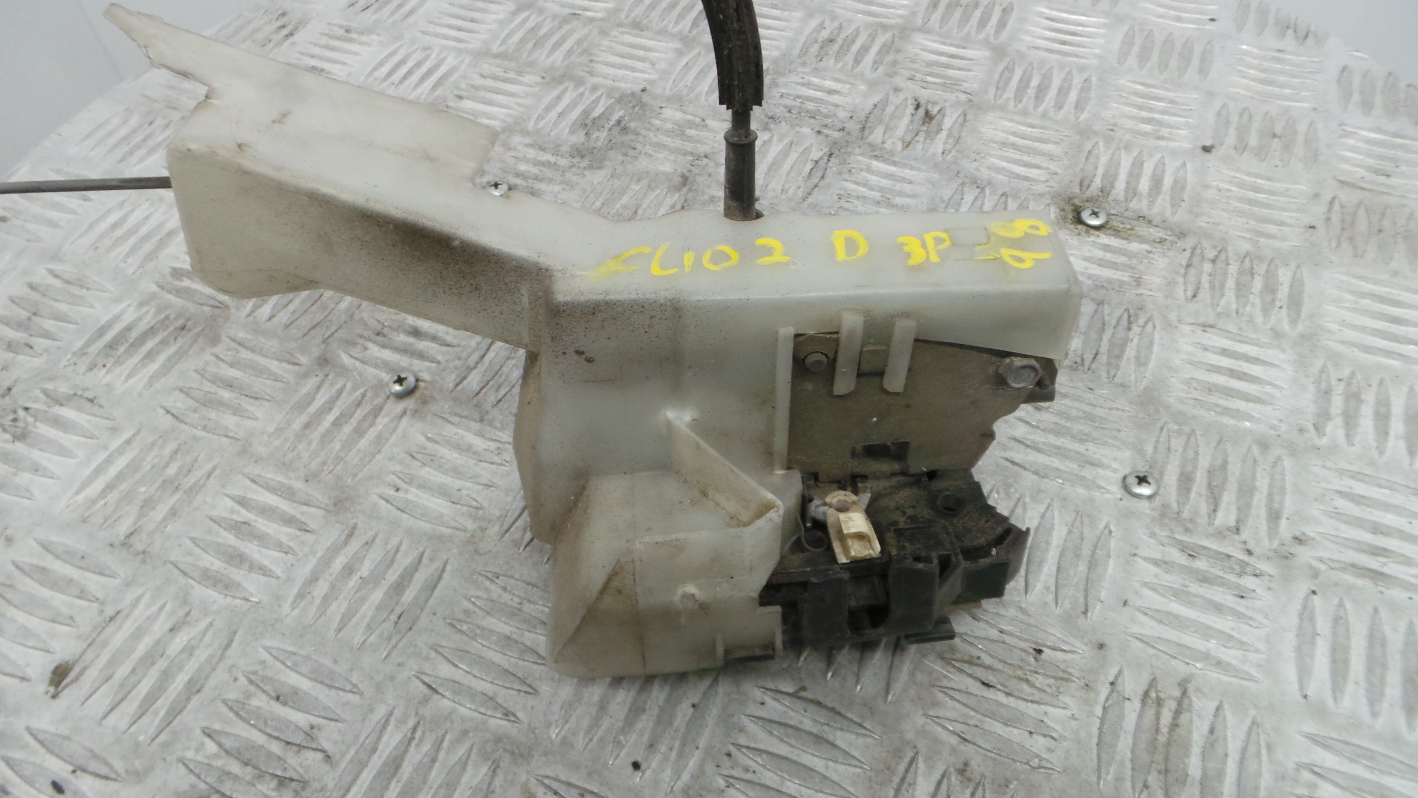 Fecho da Porta Dto 7701045305 - RENAULT CLIO II (BB_, CB_), CLIO Mk II (BB_, CB_)-37058420