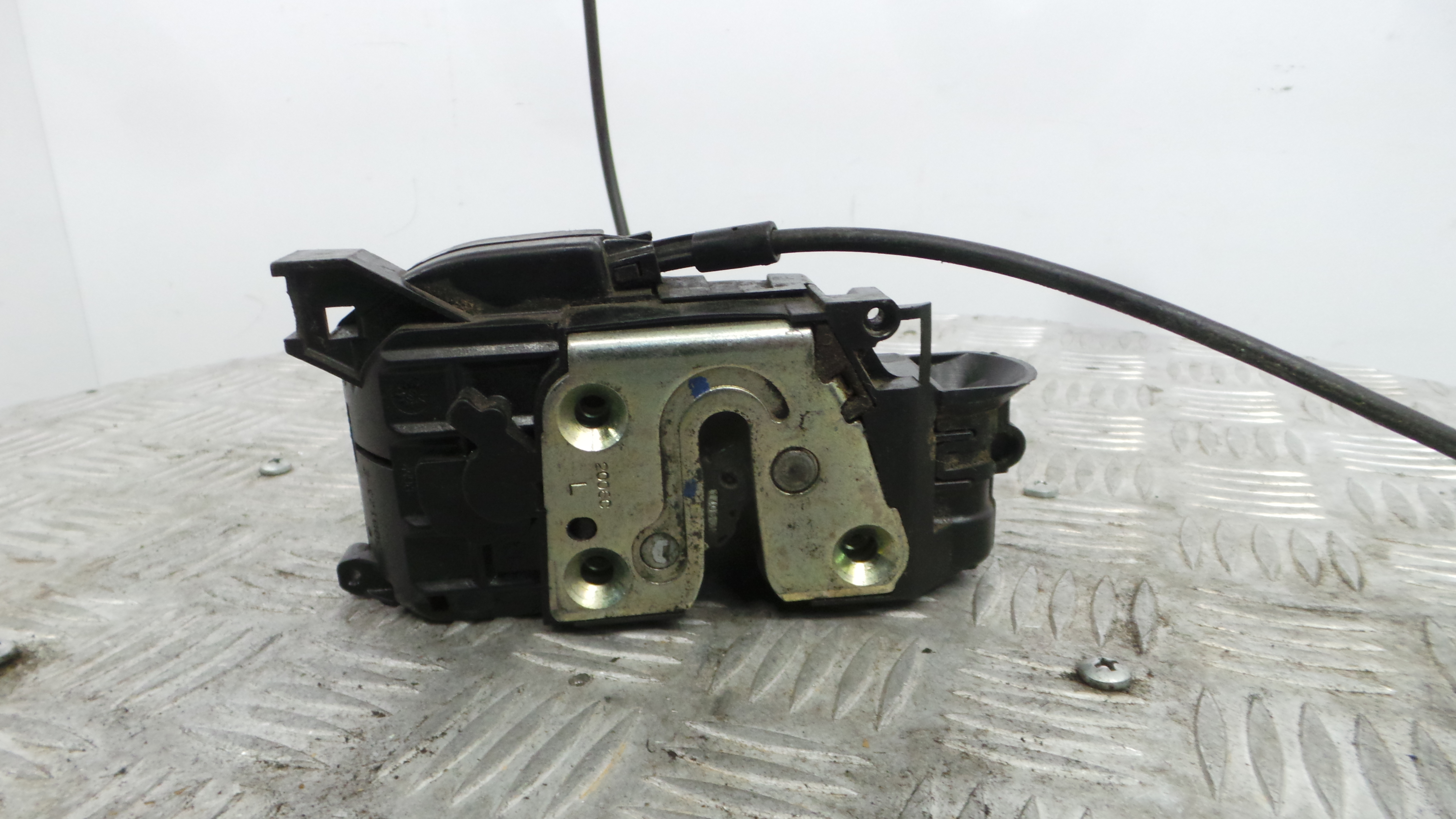 Fecho da Porta Frente Esq 8200350752 - RENAULT CLIO III (BR0/1, CR0/1)-37058434