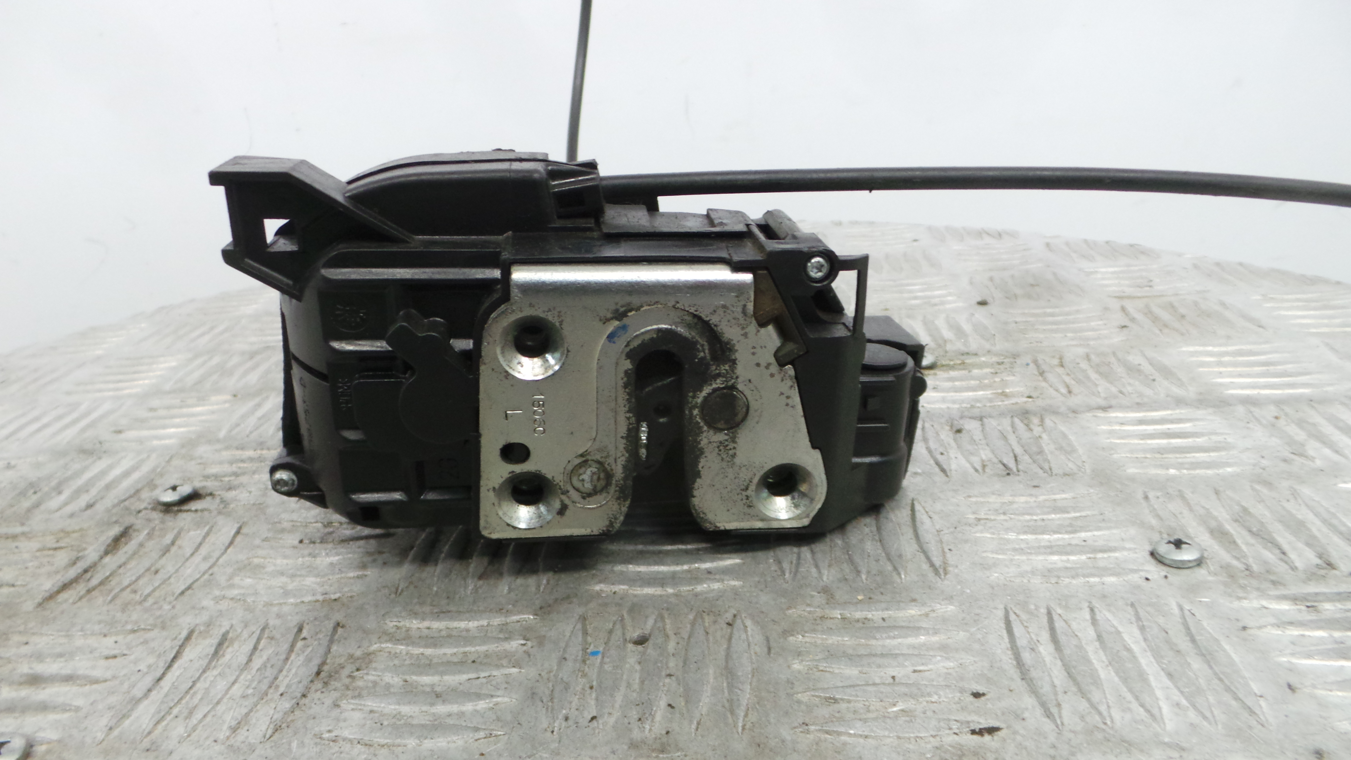 Fecho da Porta Trás Esq 8200300128 - RENAULT CLIO III (BR0/1, CR0/1)-37058518