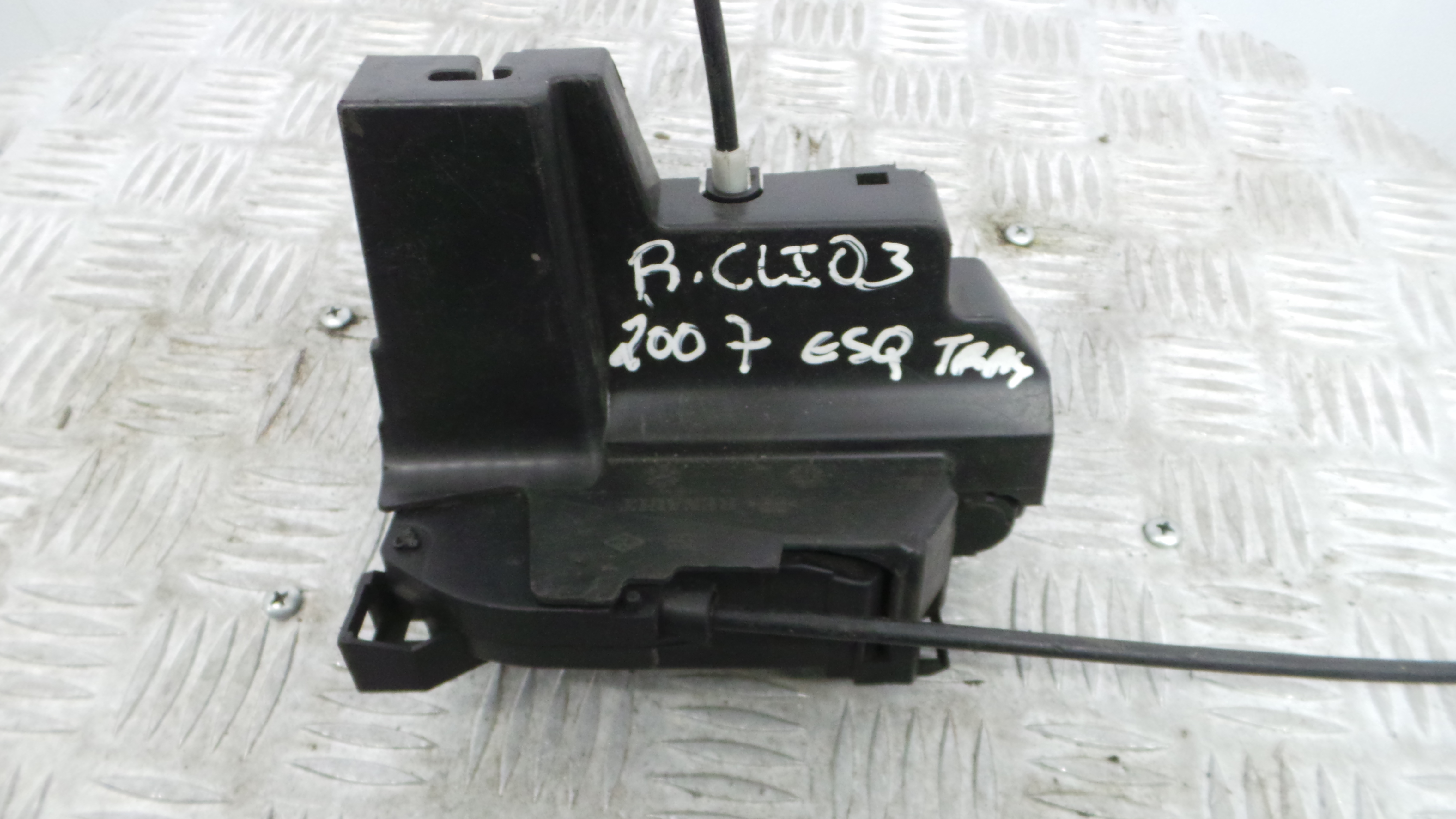 Fecho da Porta Trás Esq 8200300128 - RENAULT CLIO III (BR0/1, CR0/1)-37058518