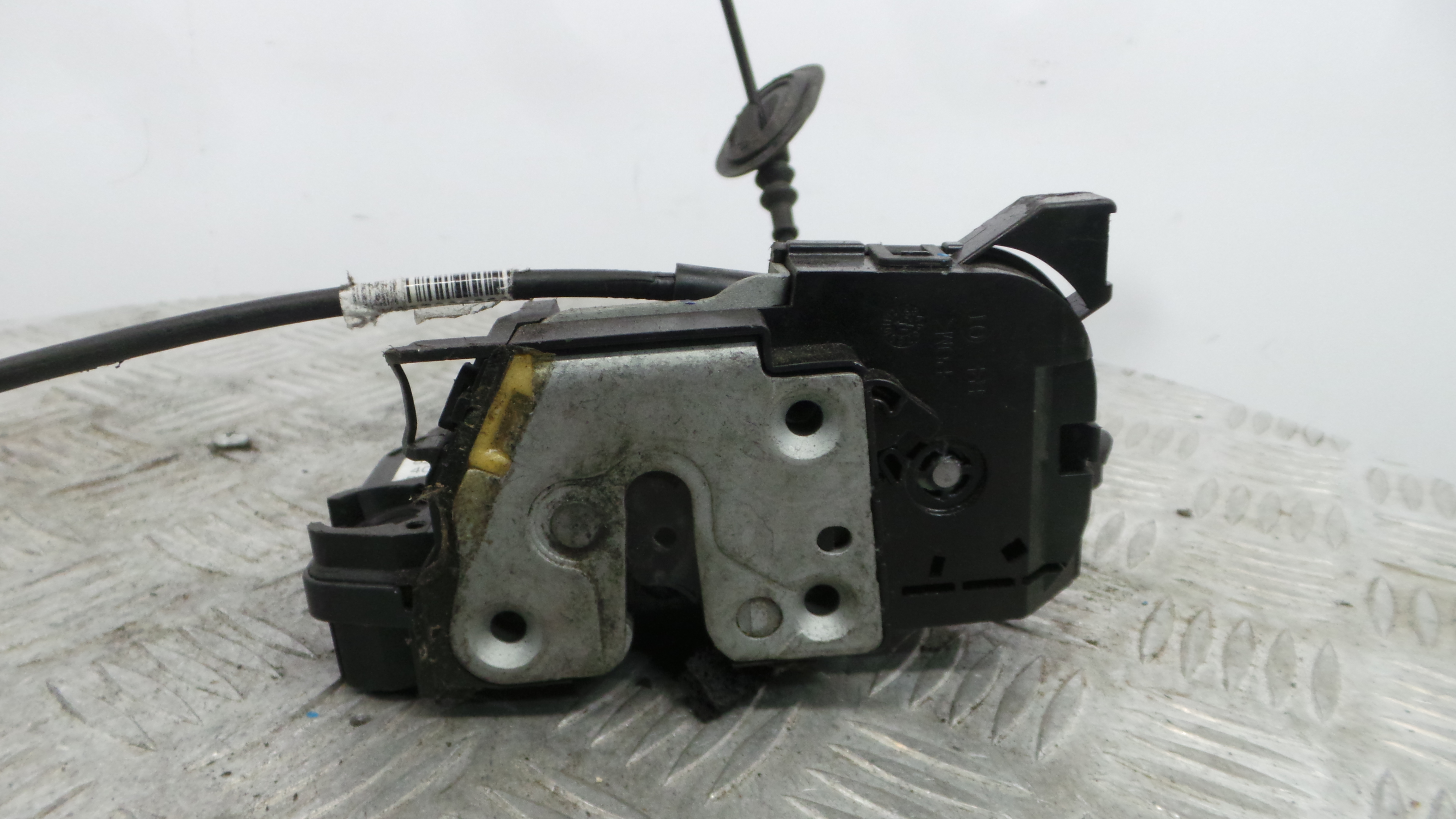 Fecho da Porta Trás Dto 825000767R - RENAULT CLIO IV (BH_)-37058534