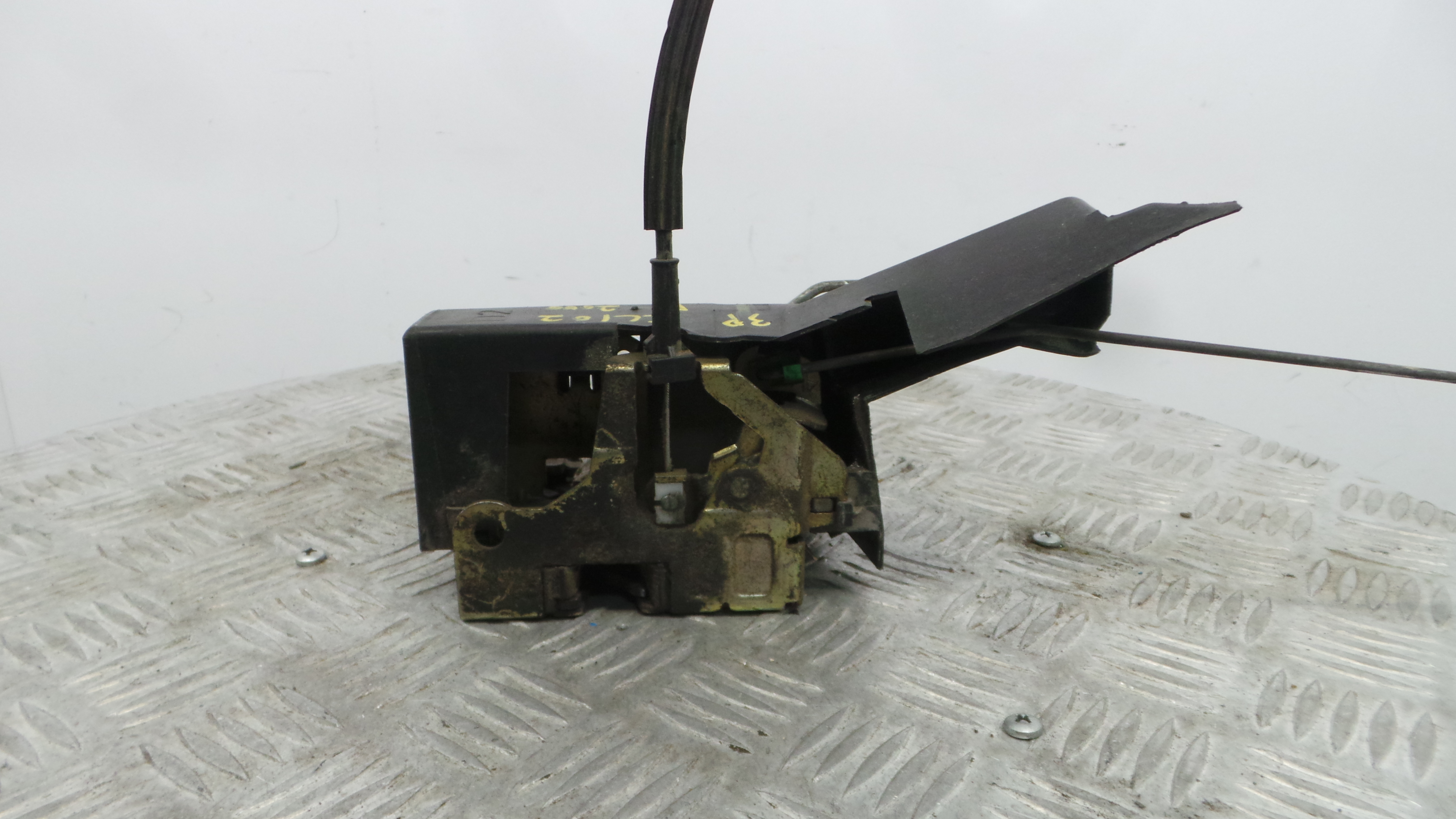 Fecho da Porta Dto 7701045305 - RENAULT CLIO II (BB_, CB_), CLIO Mk II (BB_, CB_)-37058538