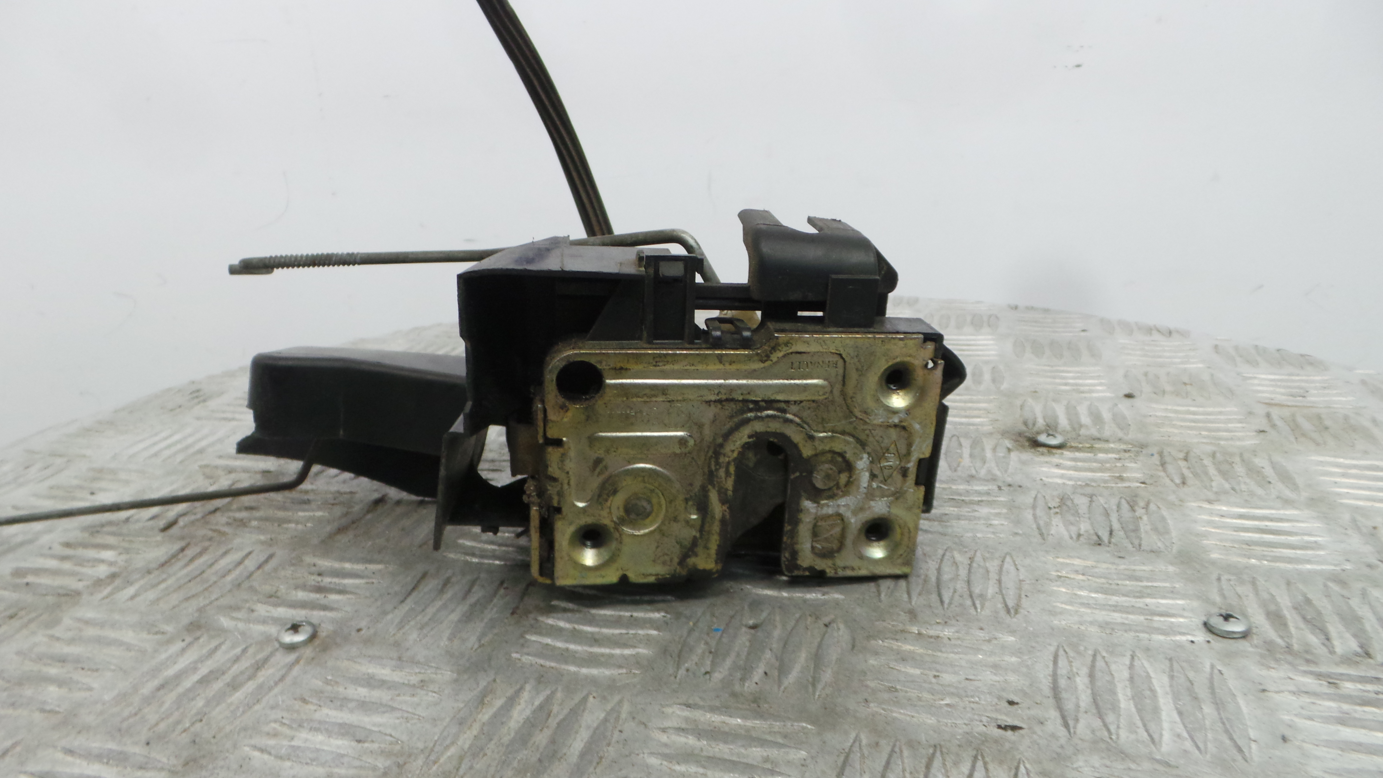 Fecho da Porta Dto 7701045305 - RENAULT CLIO II (BB_, CB_), CLIO Mk II (BB_, CB_)-37058538