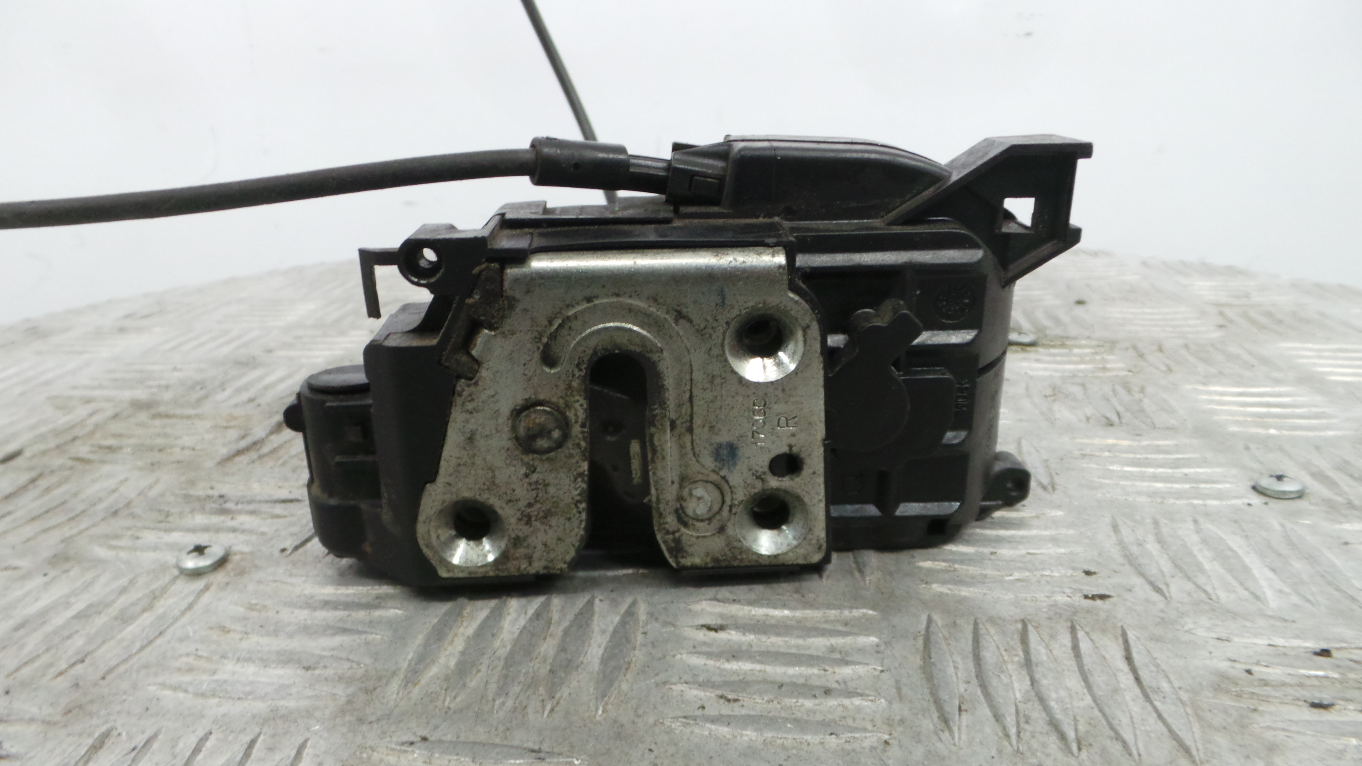 Fecho da Porta Frente Dto 8200350753 - RENAULT CLIO III (BR0/1, CR0/1)-37058645