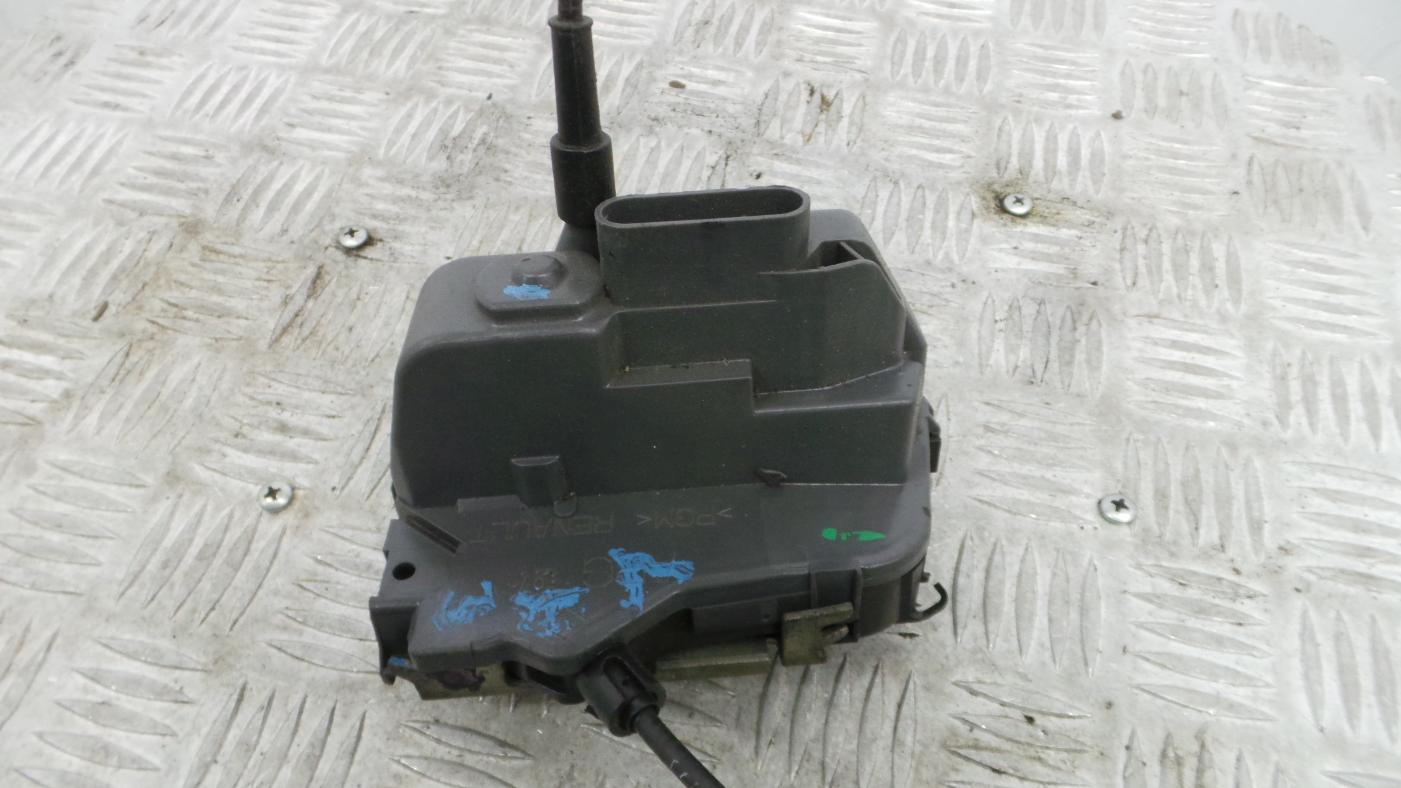 Fecho da Porta Trás Esq 8200009152 - RENAULT LAGUNA II (BG0/1_)-37058761