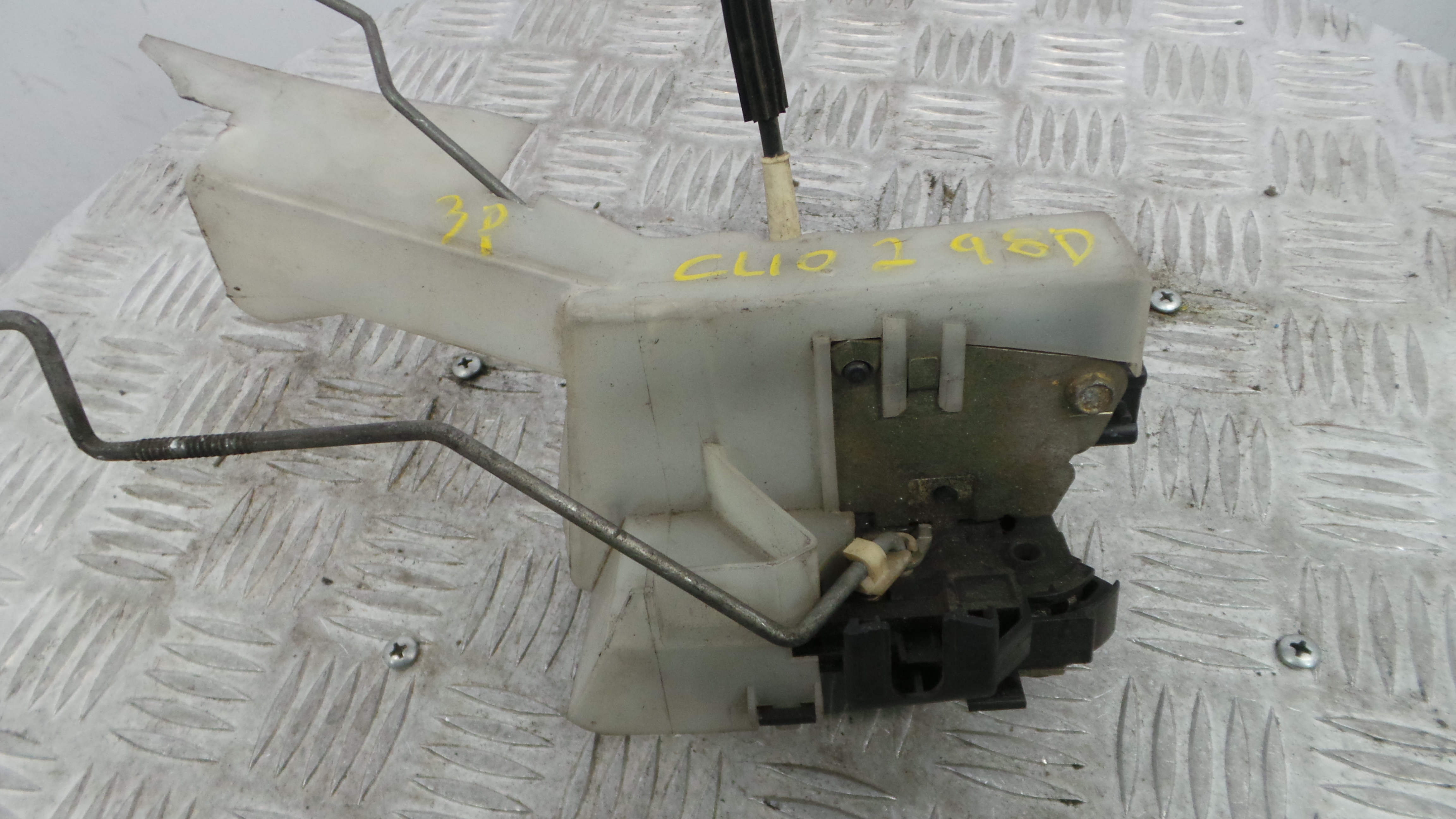 Fecho da Porta Dto 7701045305 - RENAULT CLIO II (BB_, CB_), CLIO Mk II (BB_, CB_)-37058804