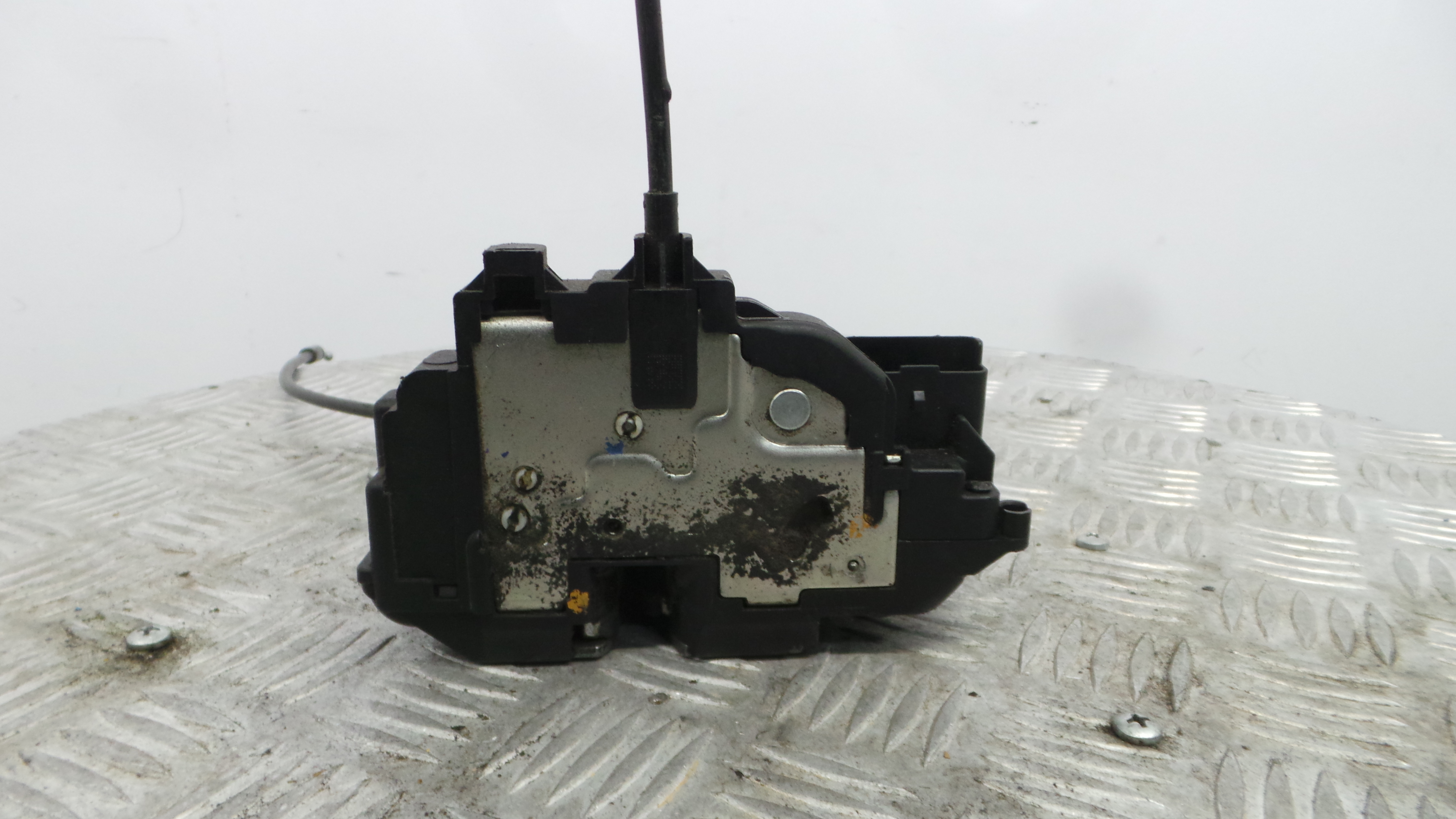 Fecho da Porta Trás Esq 8200350757 - RENAULT CLIO III (BR0/1, CR0/1)-37058810