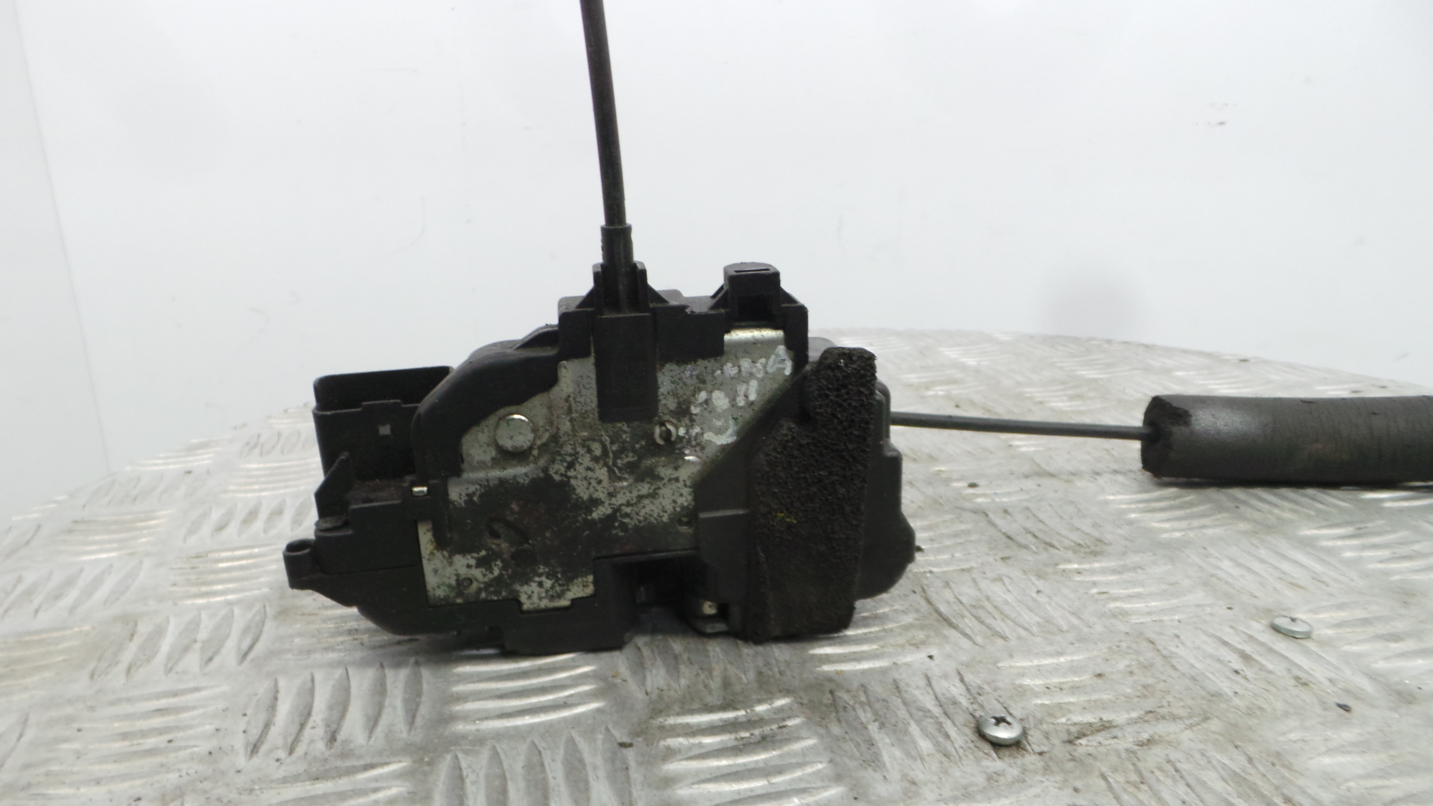 Fecho da Porta Trás Dto 825000002R - RENAULT LAGUNA III (BT0/1)-37058883